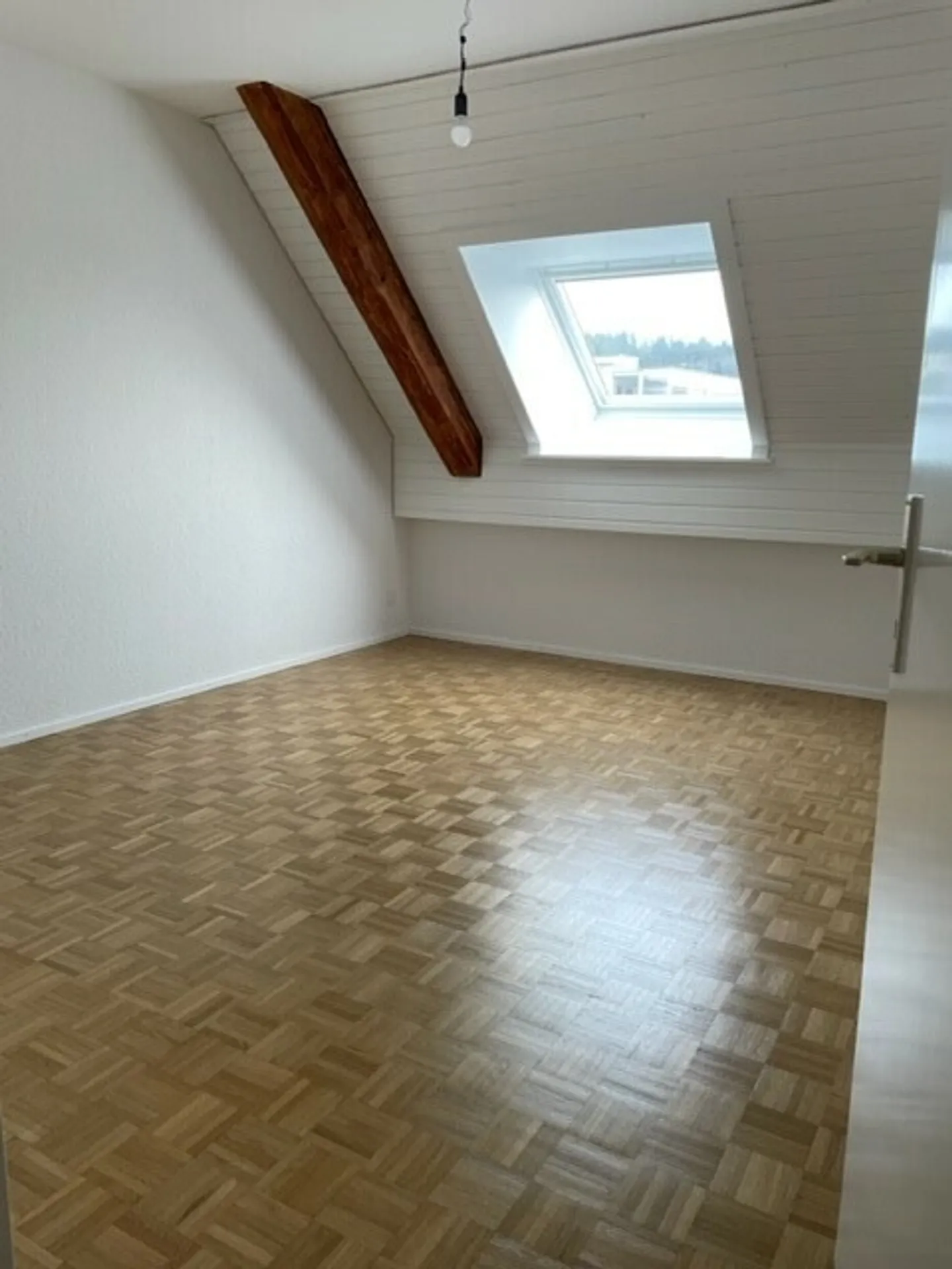 Magnificent 5.5 rooms in the heart of the village of Corminboeuf - Photo 4 of 8