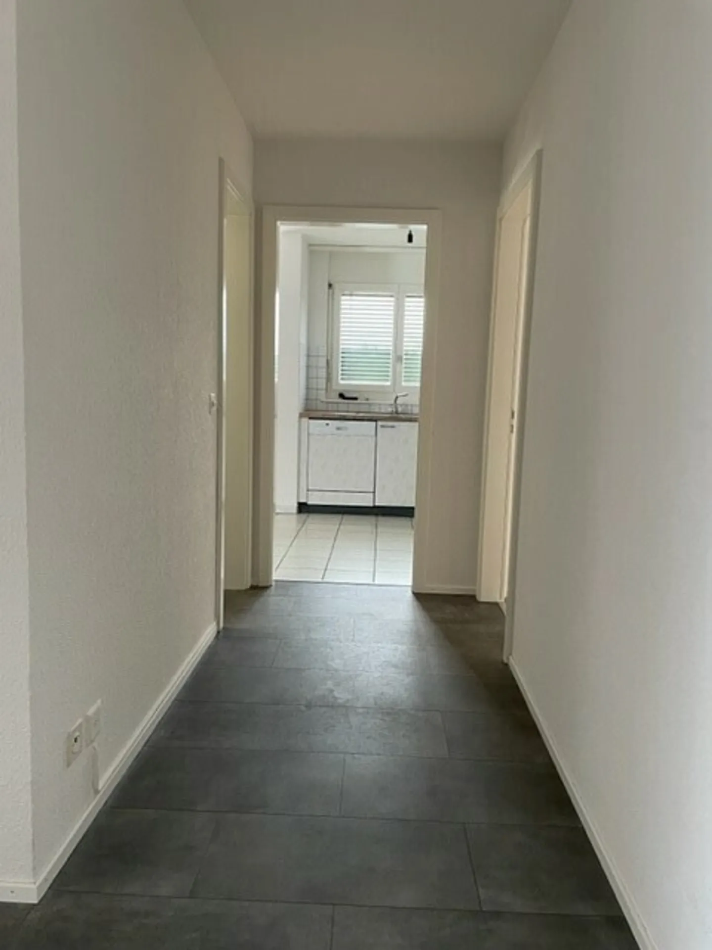 Magnificent 5.5 rooms in the heart of the village of Corminboeuf - Photo 5 of 8