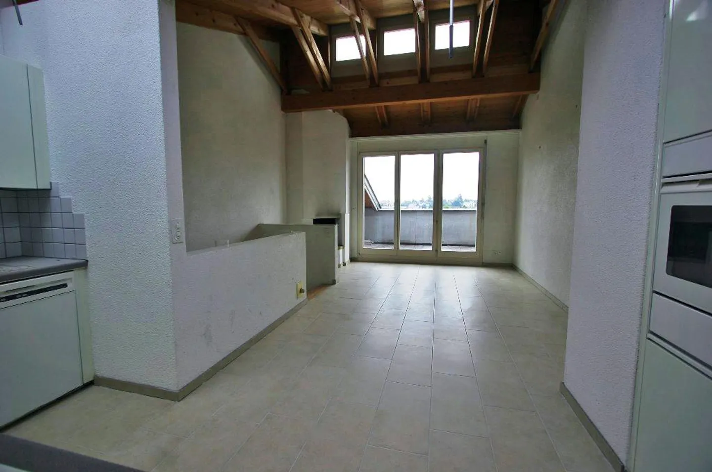 2.5-room apartment near the train station! - Photo 2 of 6