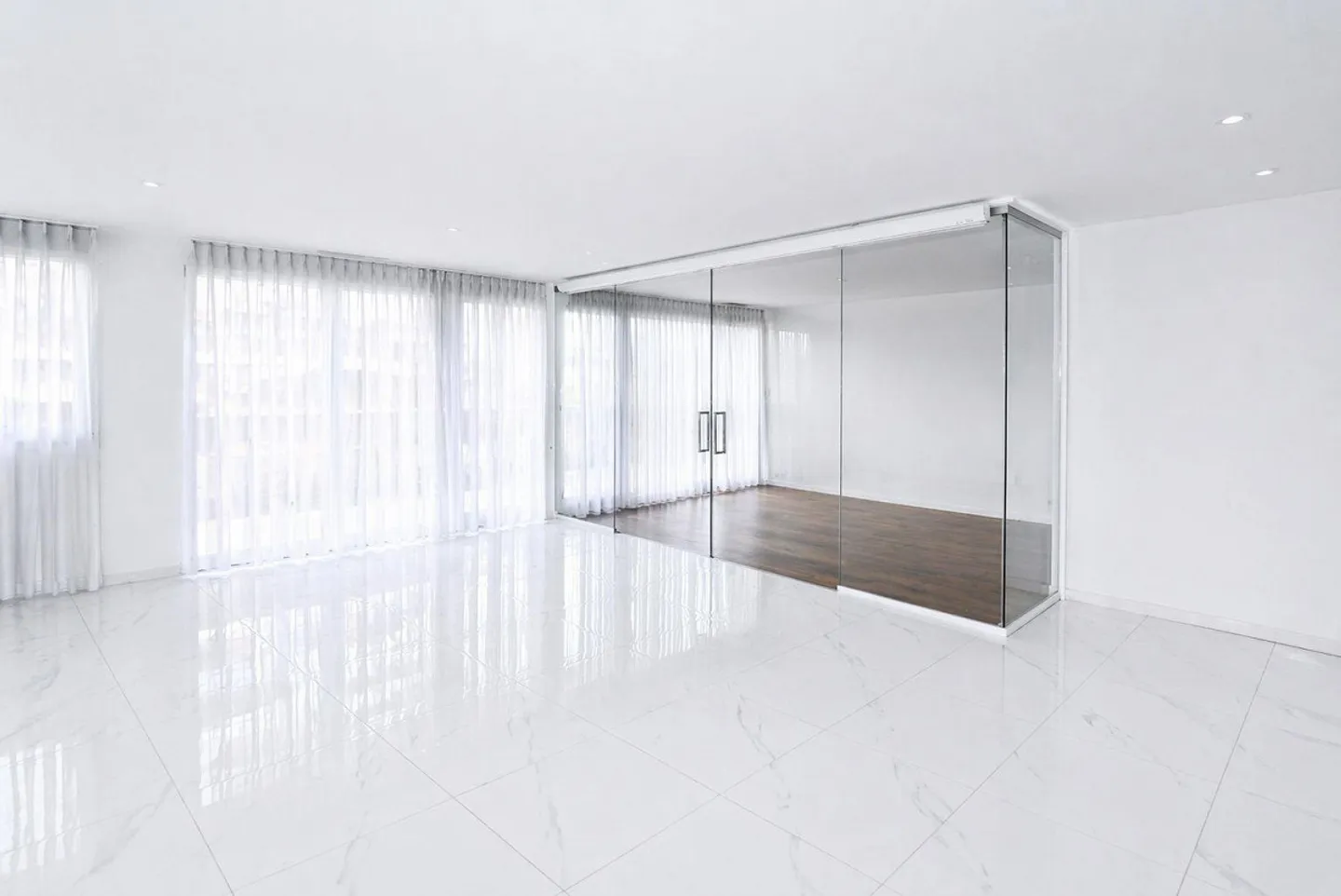 Stylish 5.5-room apartment with loggia & premium finish - Photo 5 of 16