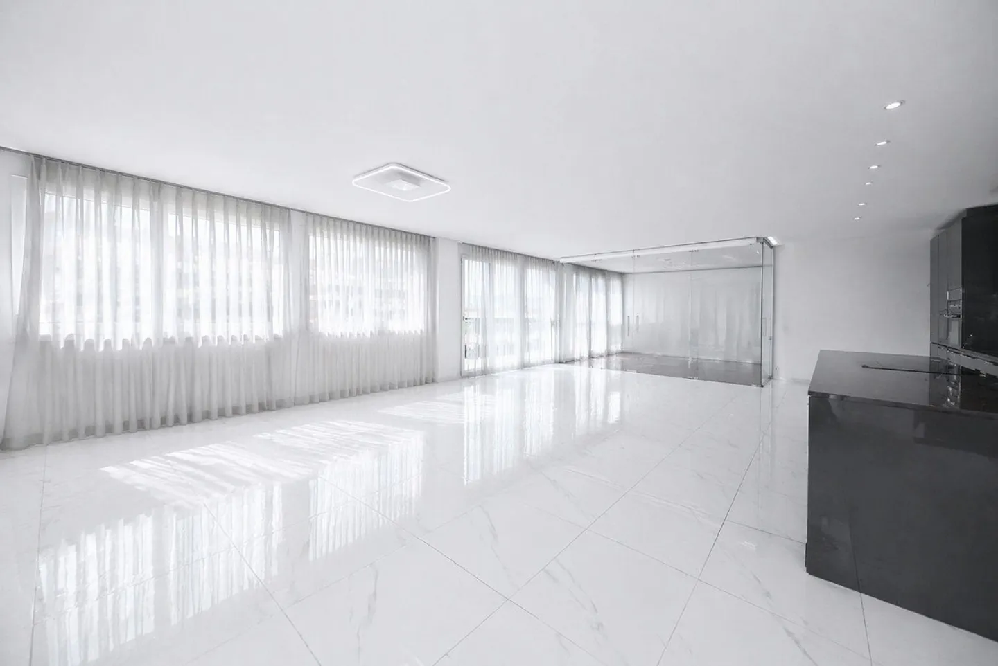 Stylish 5.5-room apartment with loggia & premium finish - Photo 4 of 16