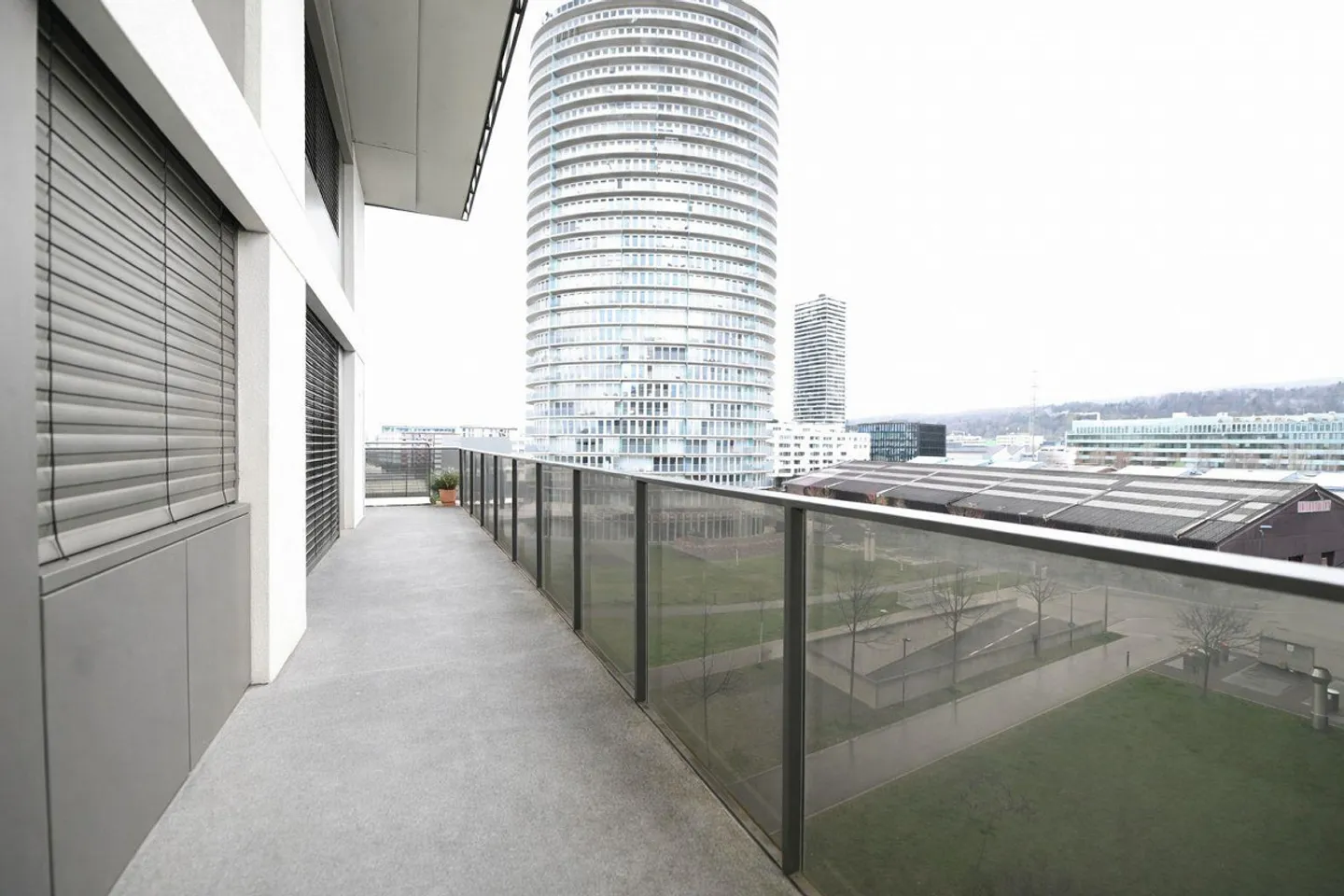 Stylish 5.5-room apartment with loggia & premium finish - Photo 9 of 16