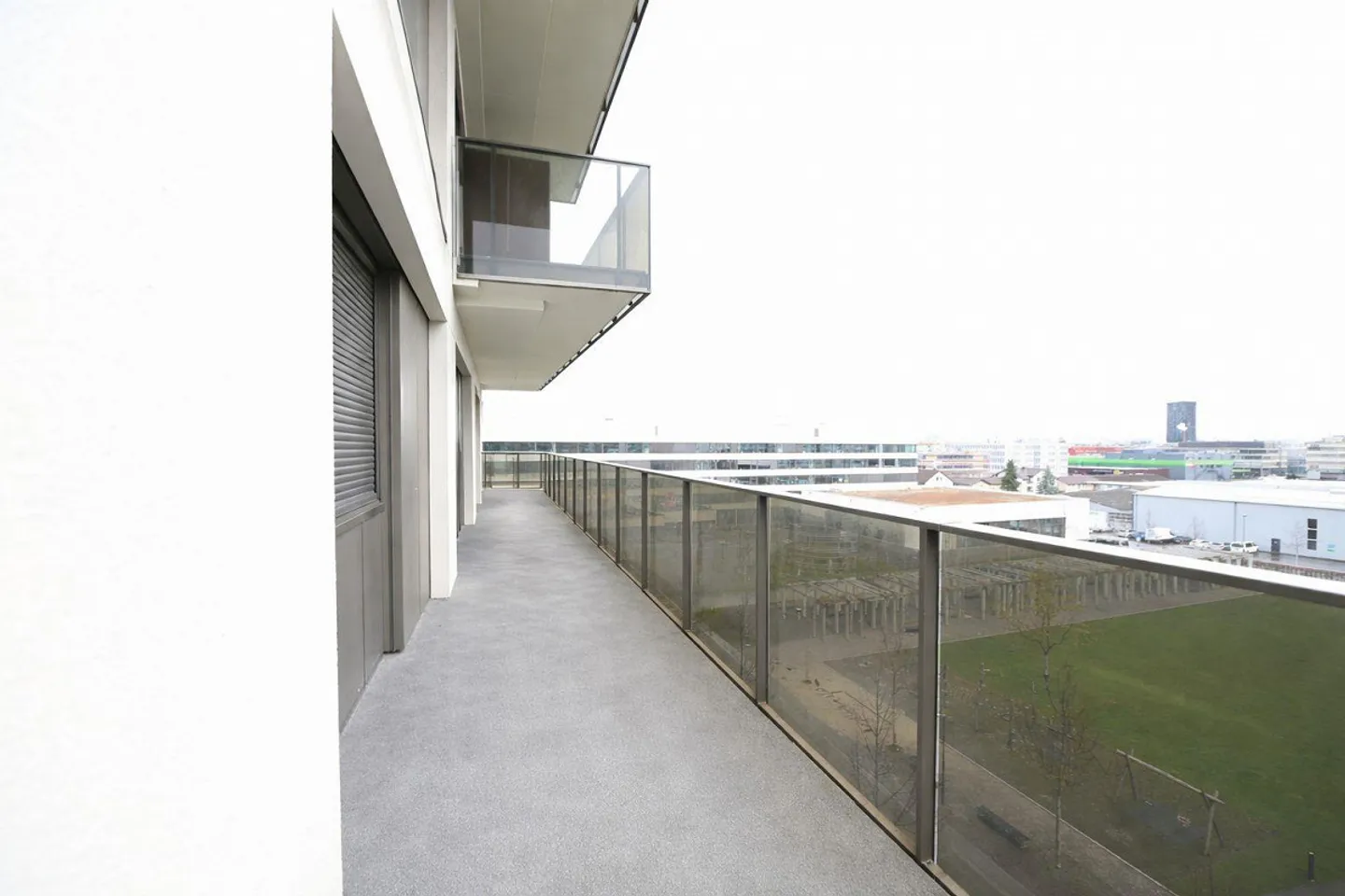 Stylish 5.5-room apartment with loggia & premium finish - Photo 10 of 16