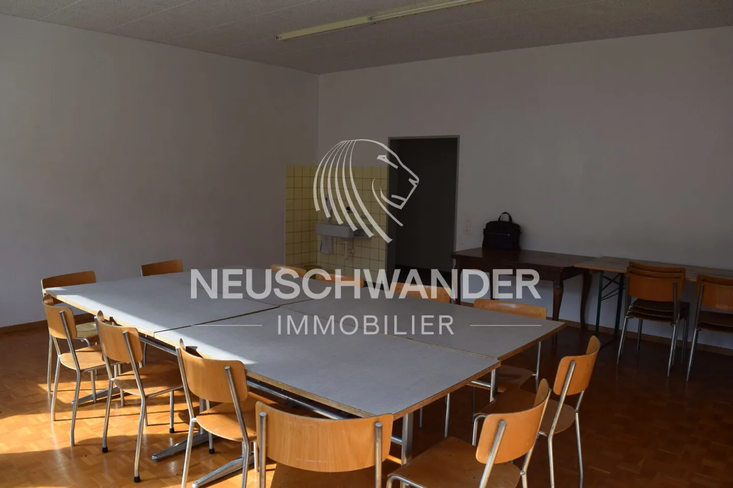 Mischgenutztes Gebäude kaufen - Foto 4 von 13