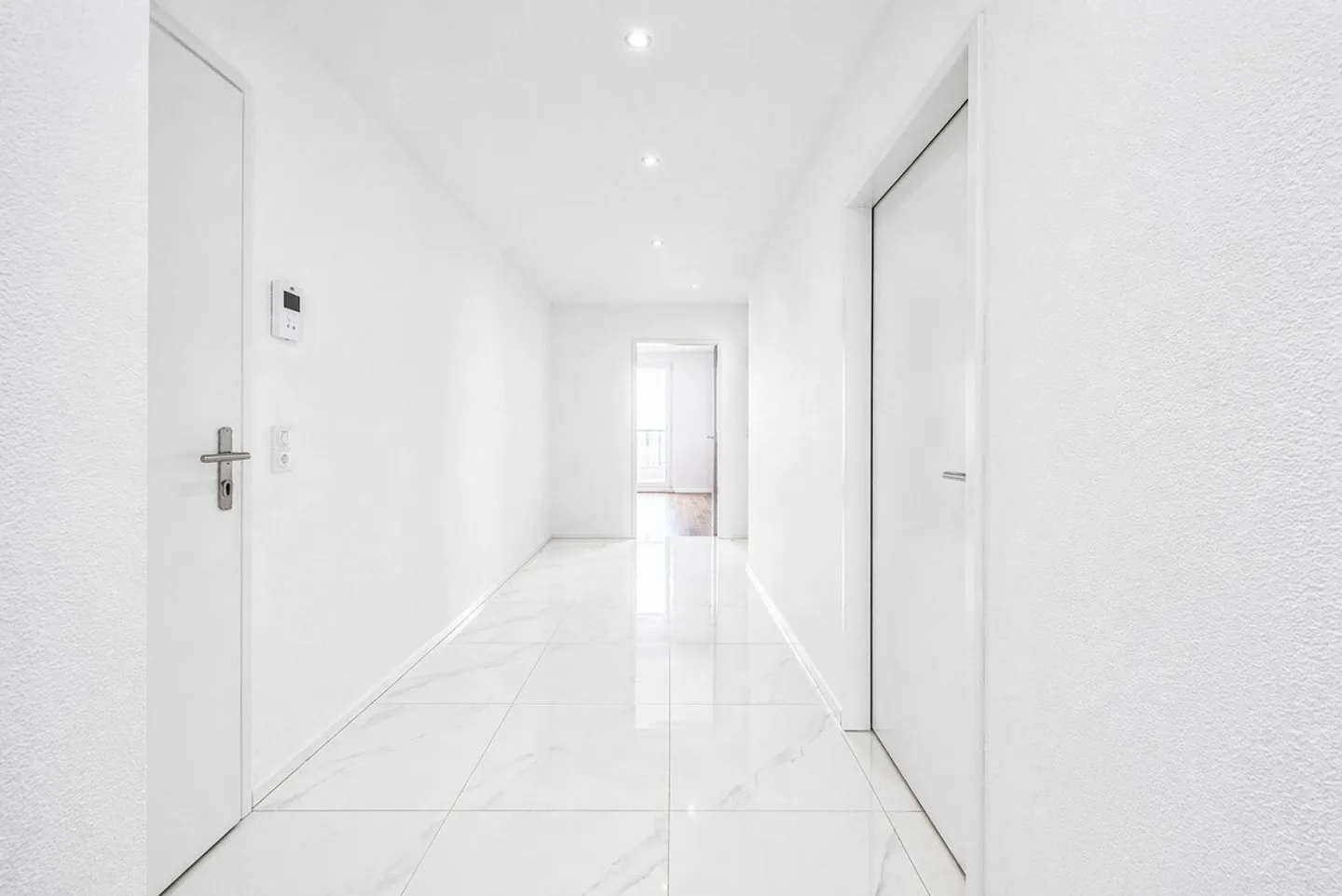 Stylish 5.5-room apartment with loggia & premium finish - Photo 12 of 16