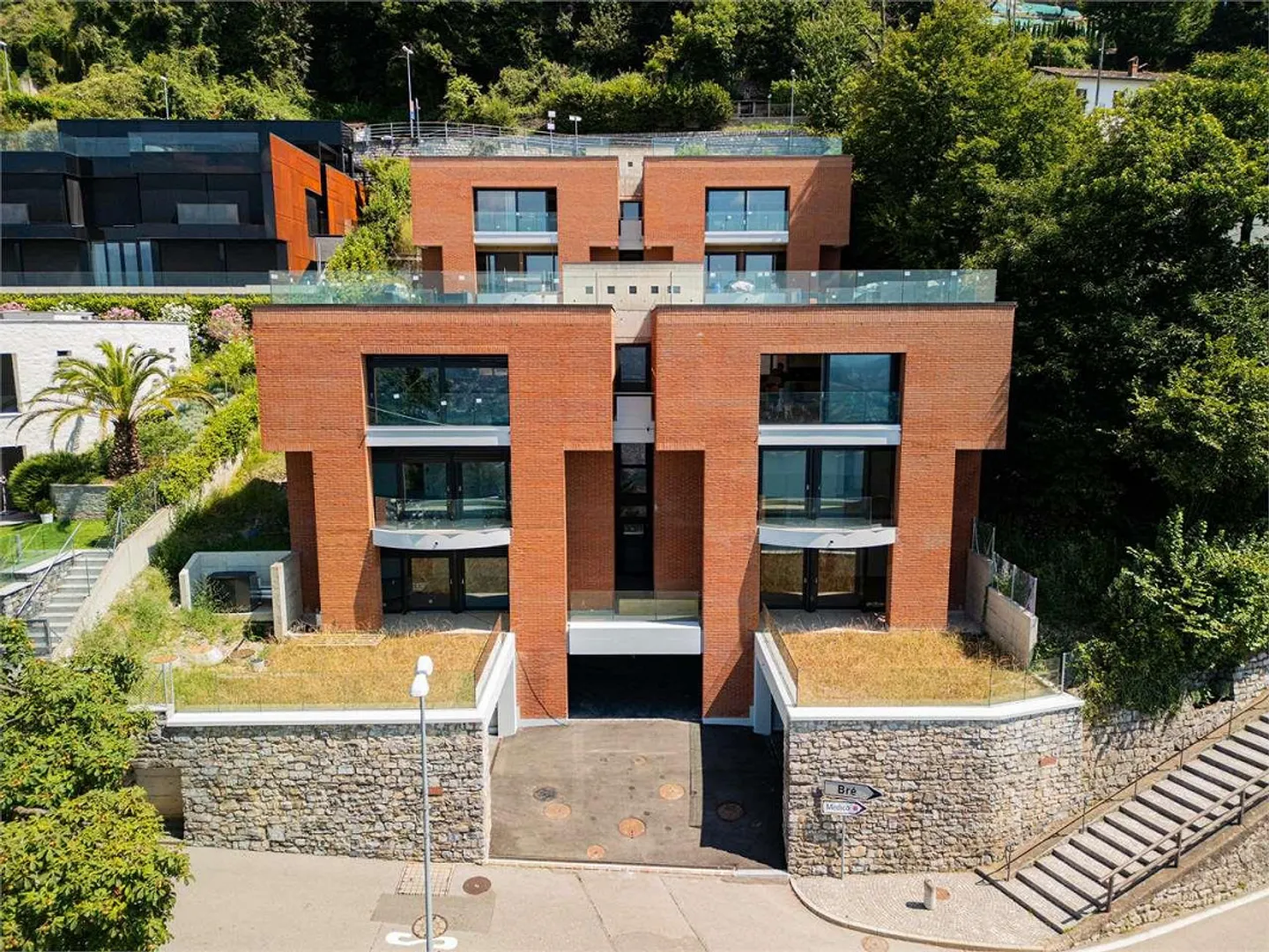 2551 Magnifica Villa Cittadina 5.5 Stanze con Vista Lago - Foto 2 di 12