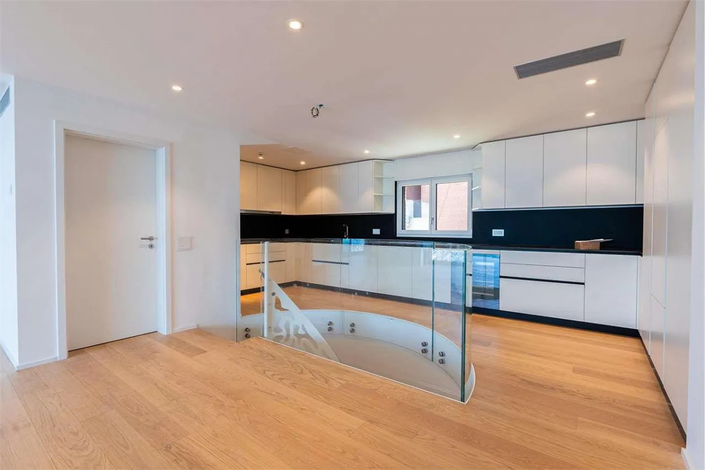 2551 Magnifica Villa Cittadina 5.5 Stanze con Vista Lago - Foto 5 di 12