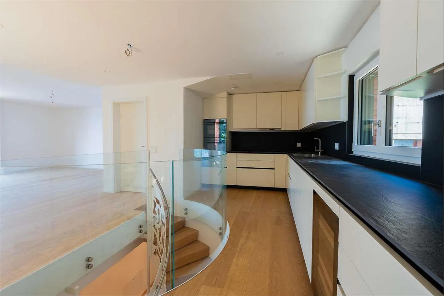 2551 Magnifica Villa Cittadina 5.5 Stanze con Vista Lago - Foto 6 di 12