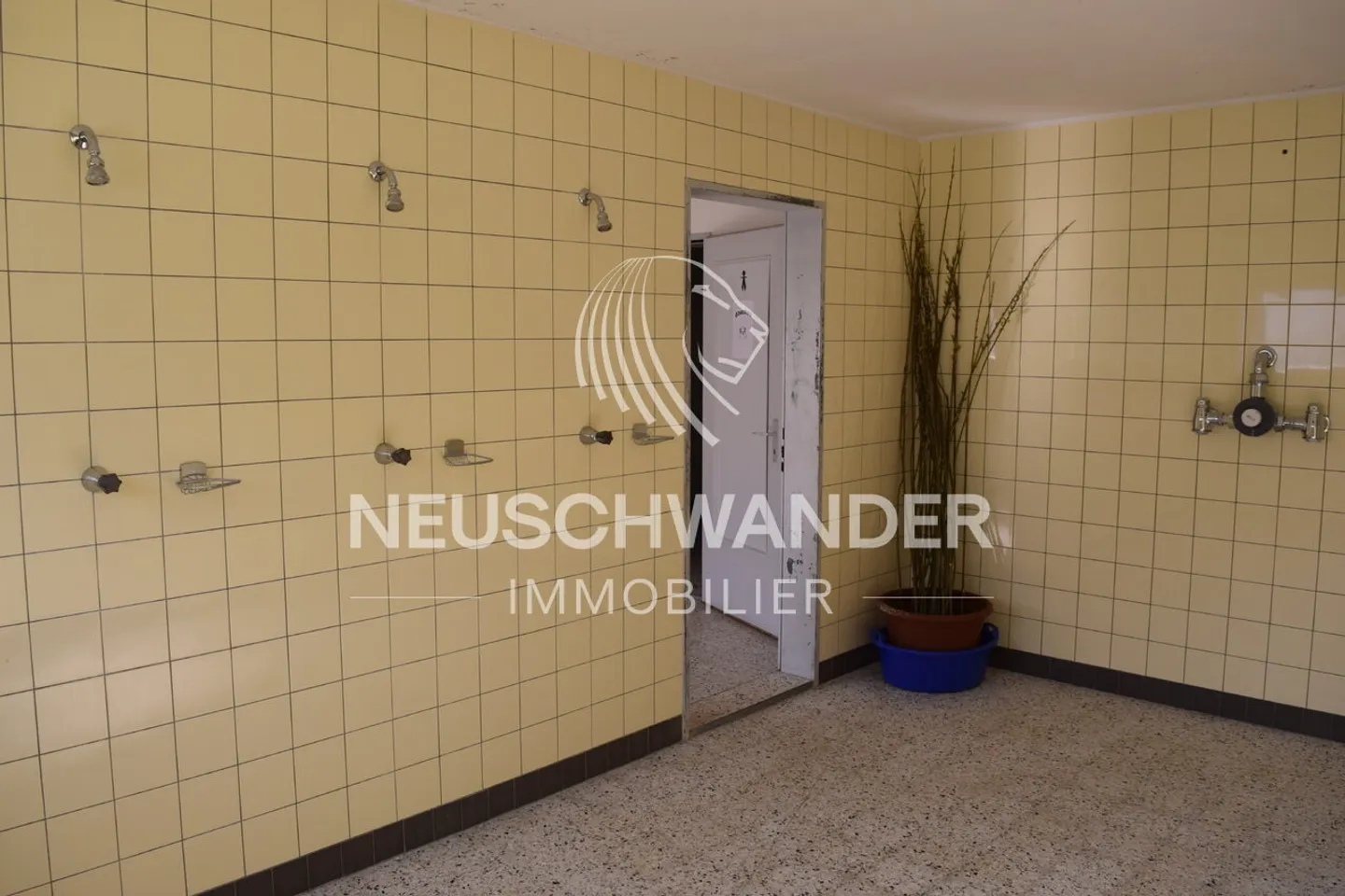 Mischgenutztes Gebäude kaufen - Foto 13 von 13