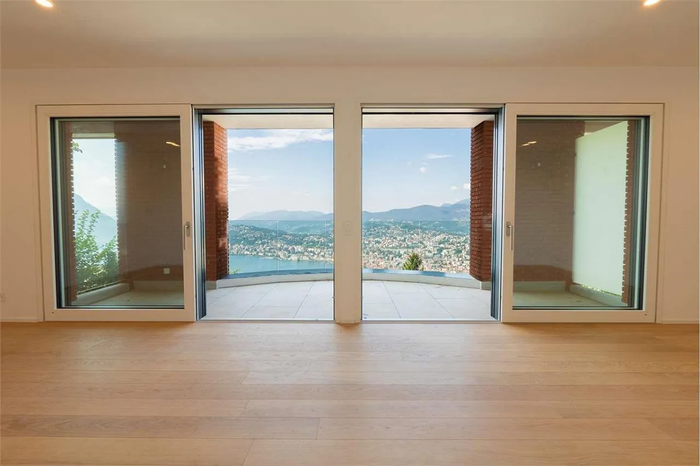 2551 Magnifica Villa Cittadina 5.5 Stanze con Vista Lago - Foto 10 di 12