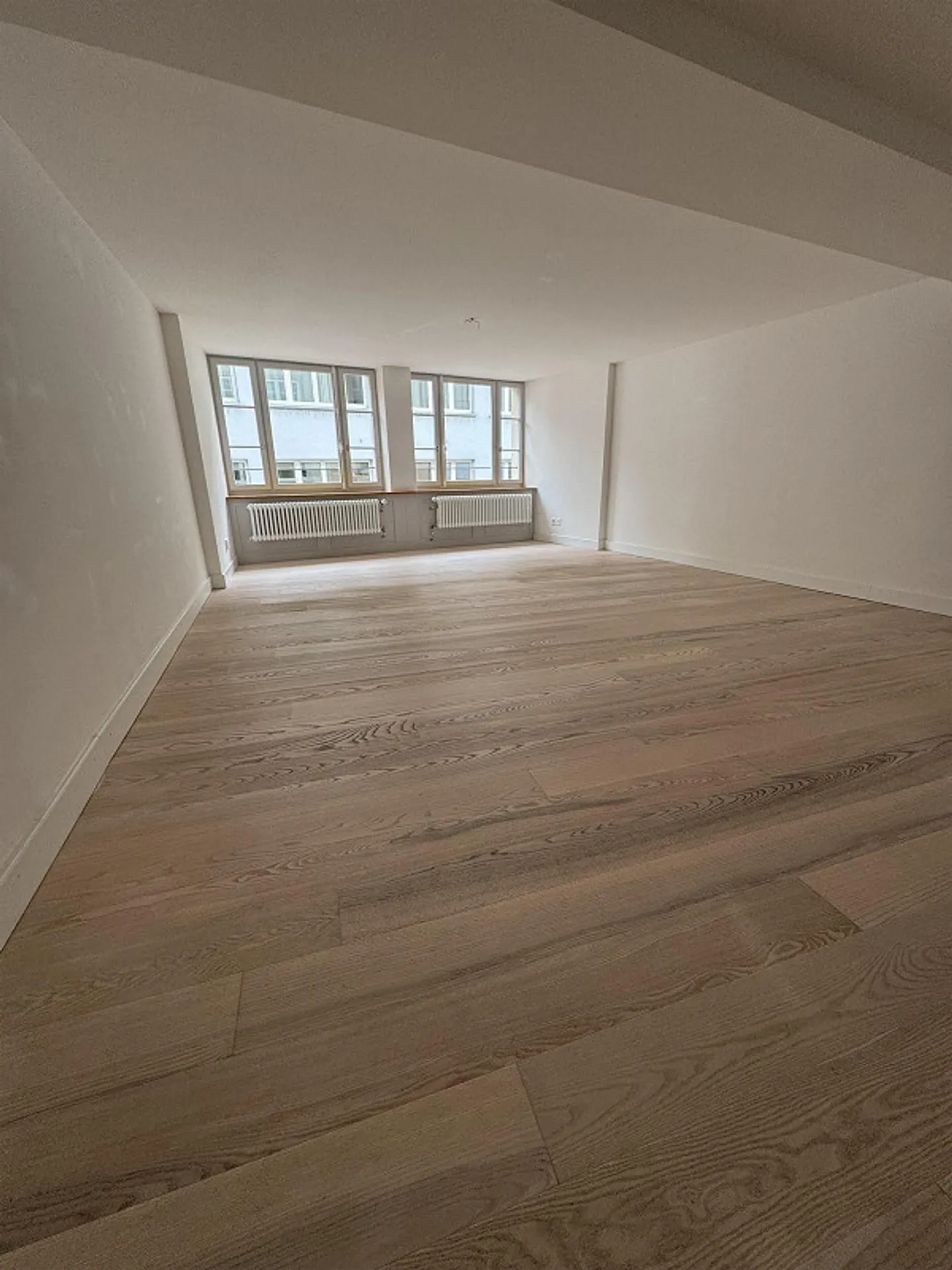 Modernes Büro in Luzerns Altstadt - Foto 2 von 2