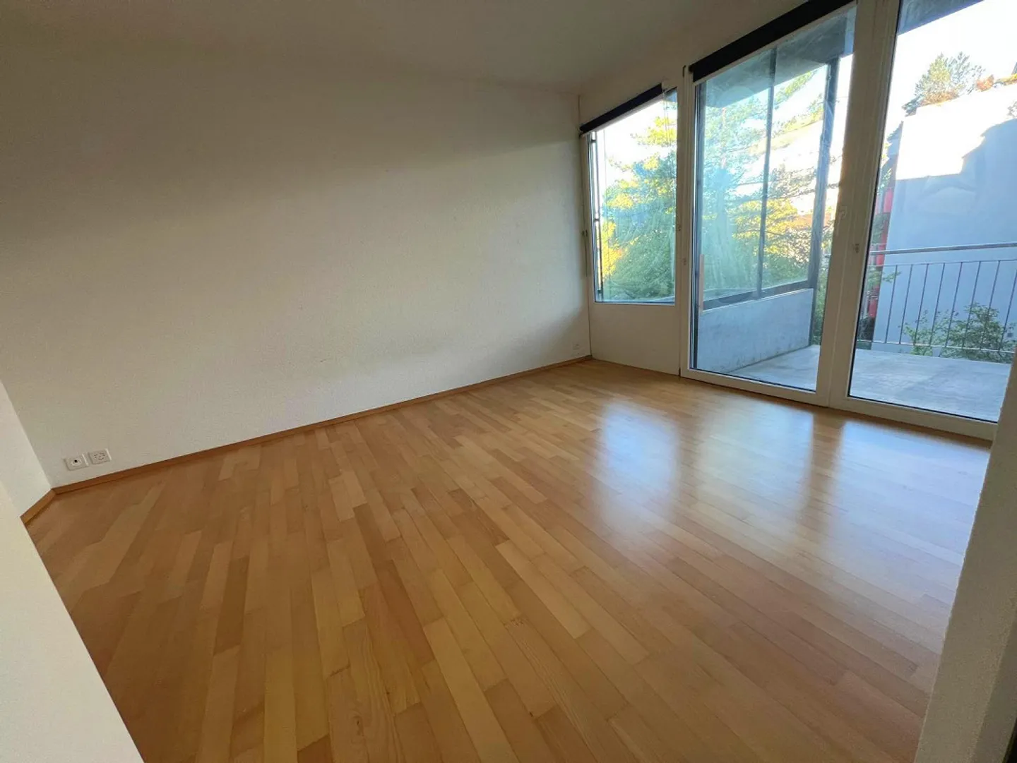 Appartamento 2.5 stanze con lavanderia privata e balcone in posizione centrale - Foto 2 di 10