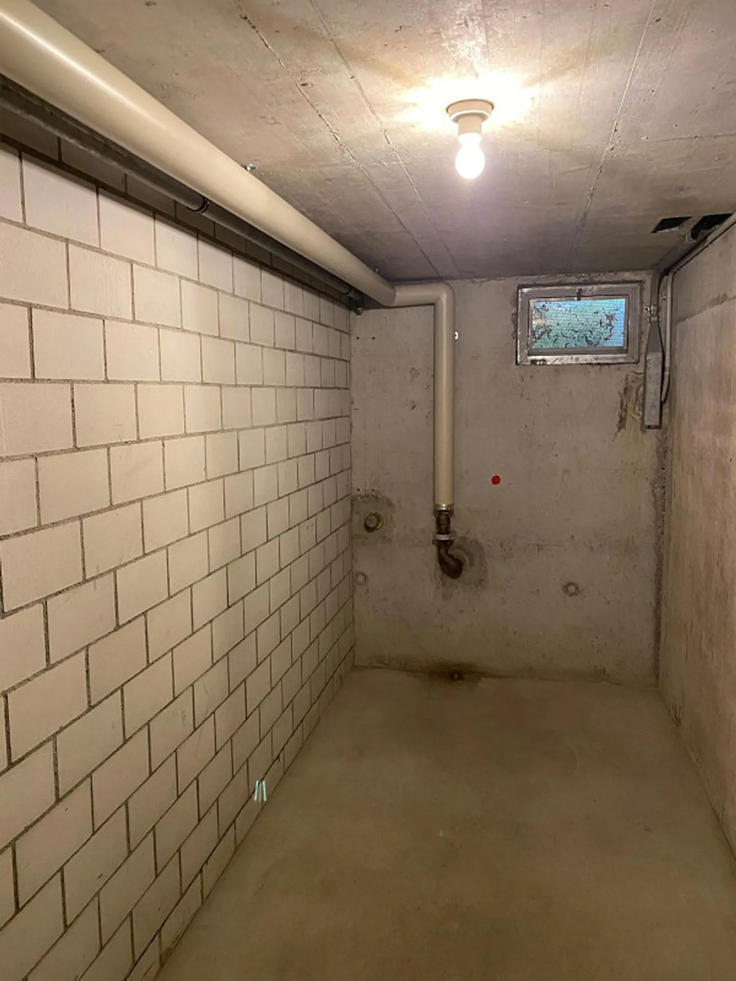 Appartamento 2.5 stanze con lavanderia privata e balcone in posizione centrale - Foto 7 di 10