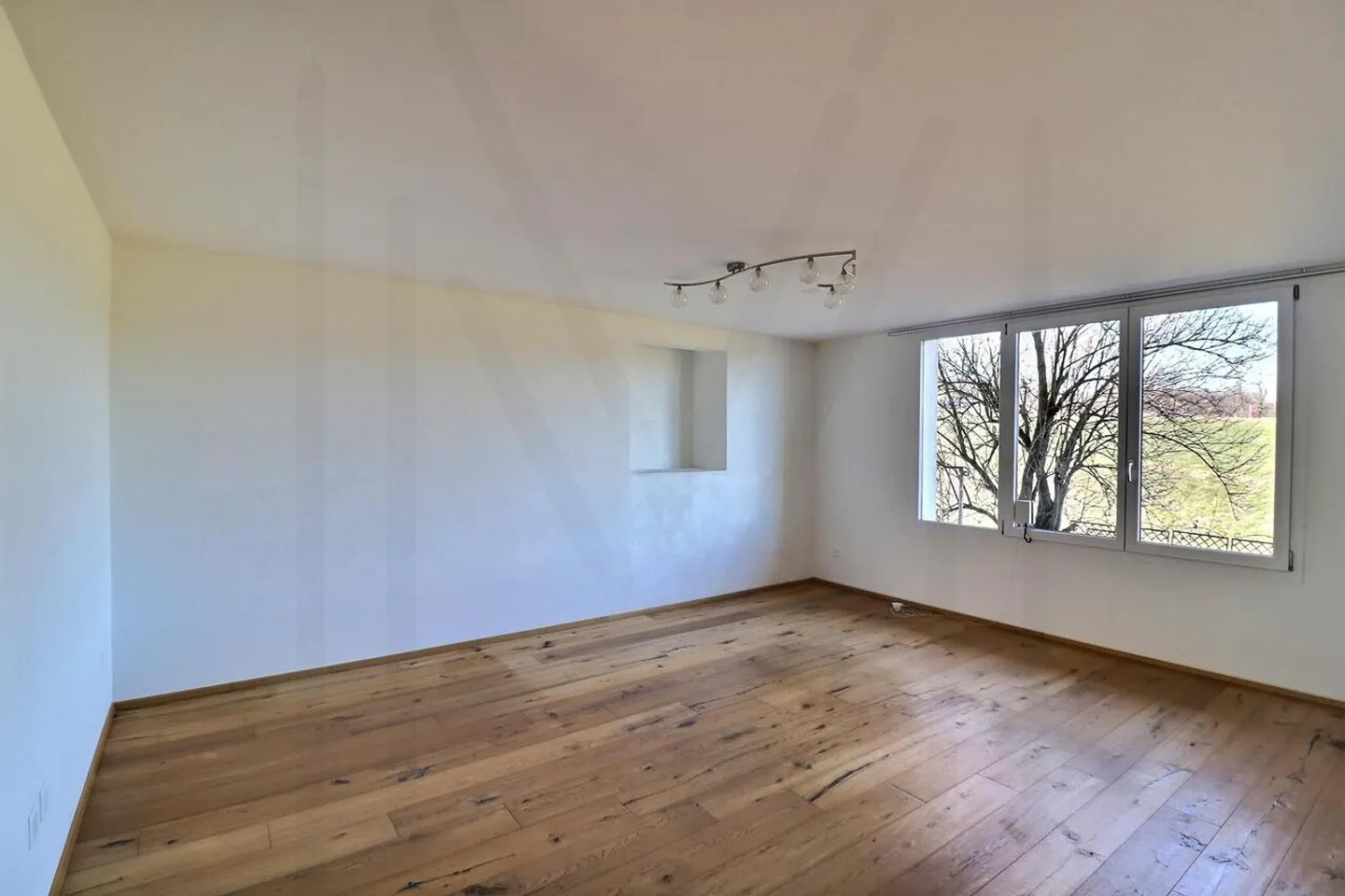 Magnifique maison contiguë de 5,5 pièces dans un domaine agricole  - Foto 4 von 22