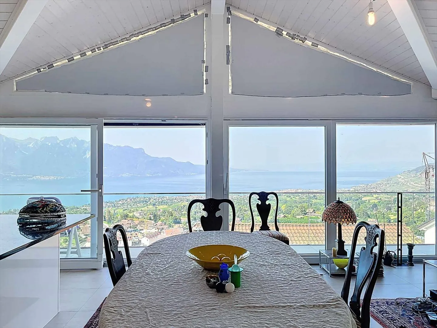 Villa familiale avec vue panoramique sur le lac et les Alpes - Photo 3 sur 11