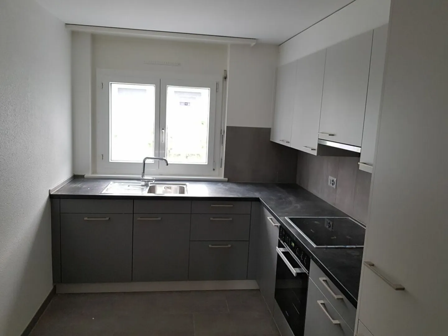 Magnifique appartement de 4 pièces, entièrement rénové en 2018 dans un quartier calme! - Photo 1 sur 8