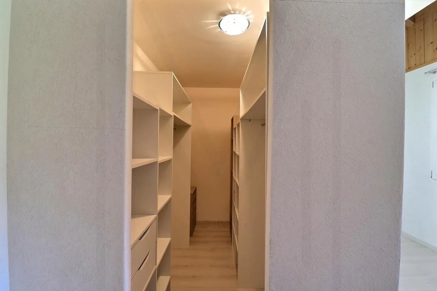 Magnifique maison contiguë de 5,5 pièces dans un domaine agricole  - Foto 11 von 22