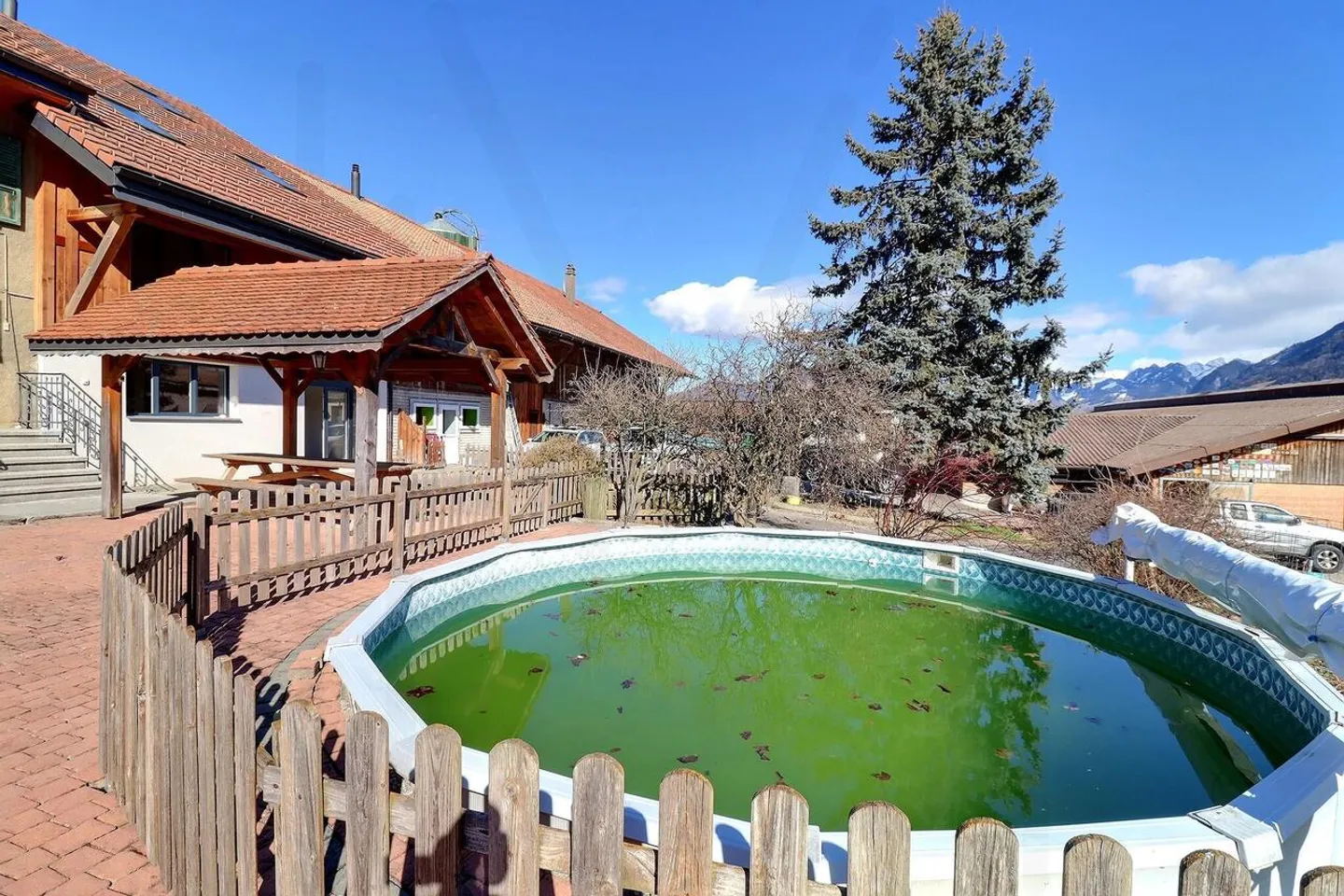 Magnifique maison contiguë de 5,5 pièces dans un domaine agricole  - Foto 18 von 22