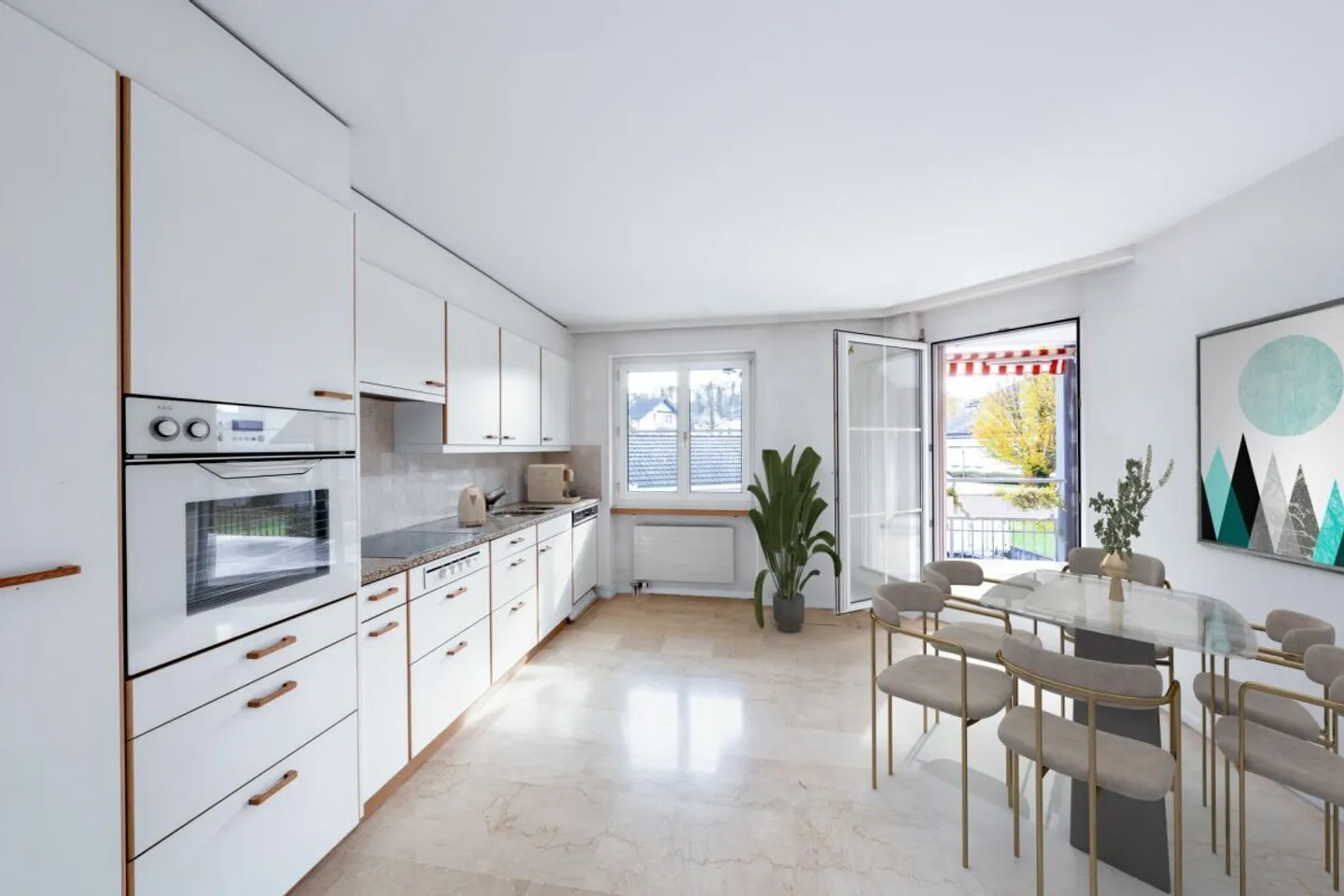 Condominio ben tenuto con balcone, cantina e tre box auto - Foto 7 di 15