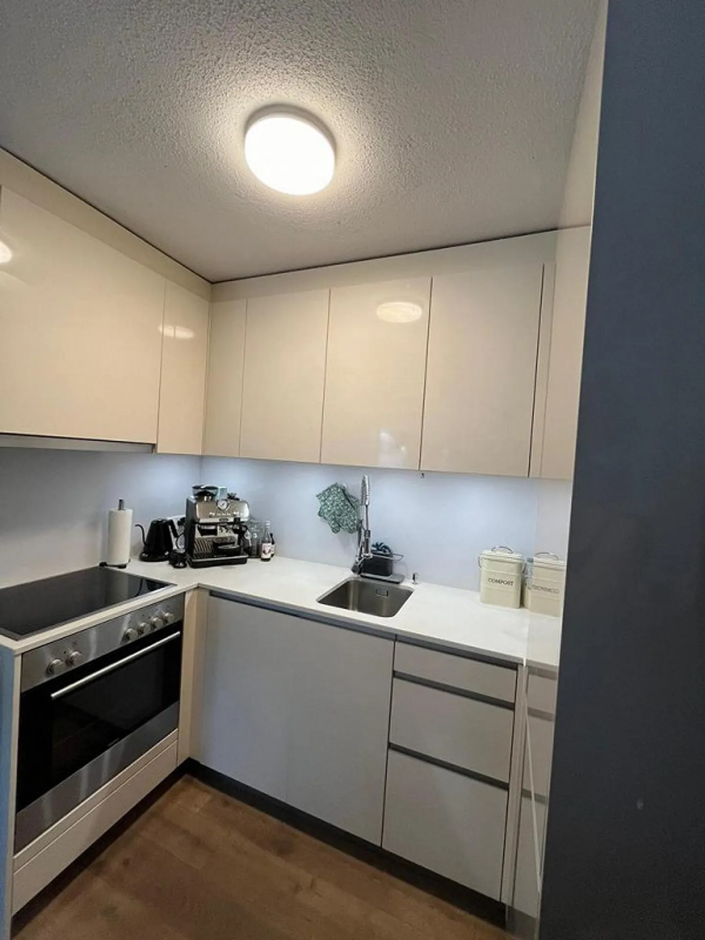 Moderne 2.5-Zimmerwohnung an Toplage - Ihr neues Zuhause! - Foto 3 von 6