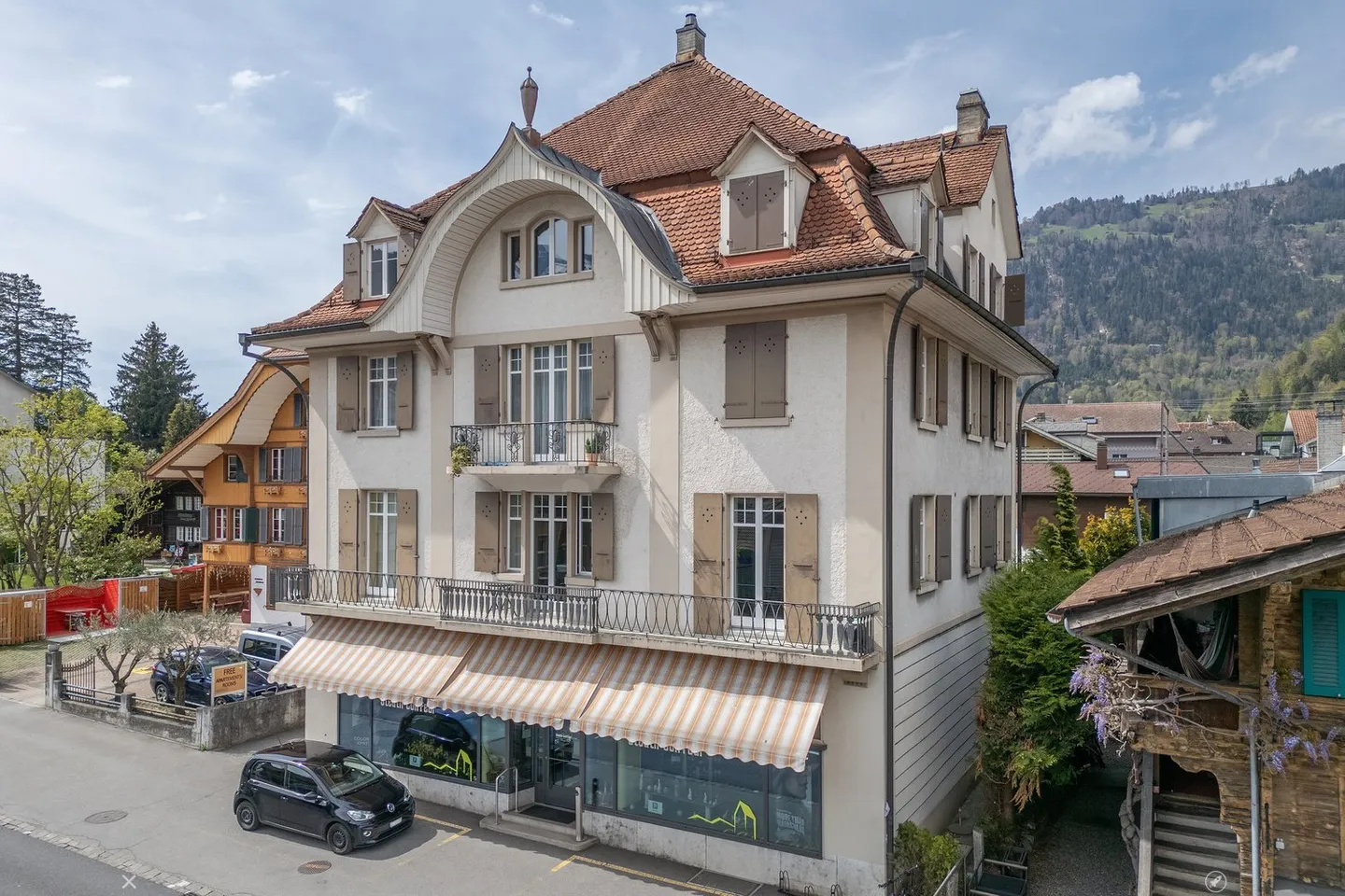 Vielseitiger Gewerberaum in Unterseen - Foto 1 von 13