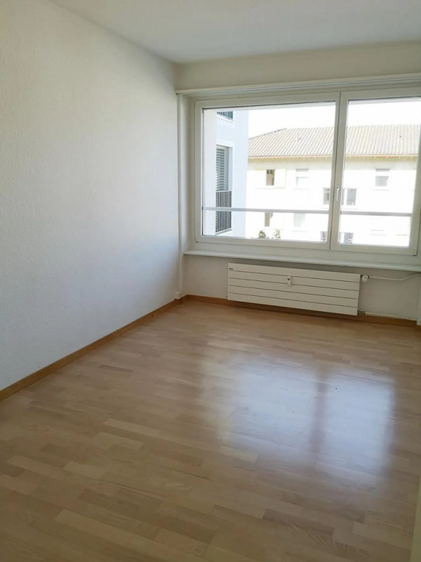Moderne 2.5-Zimmerwohnung an Toplage - Ihr neues Zuhause! - Foto 4 von 6