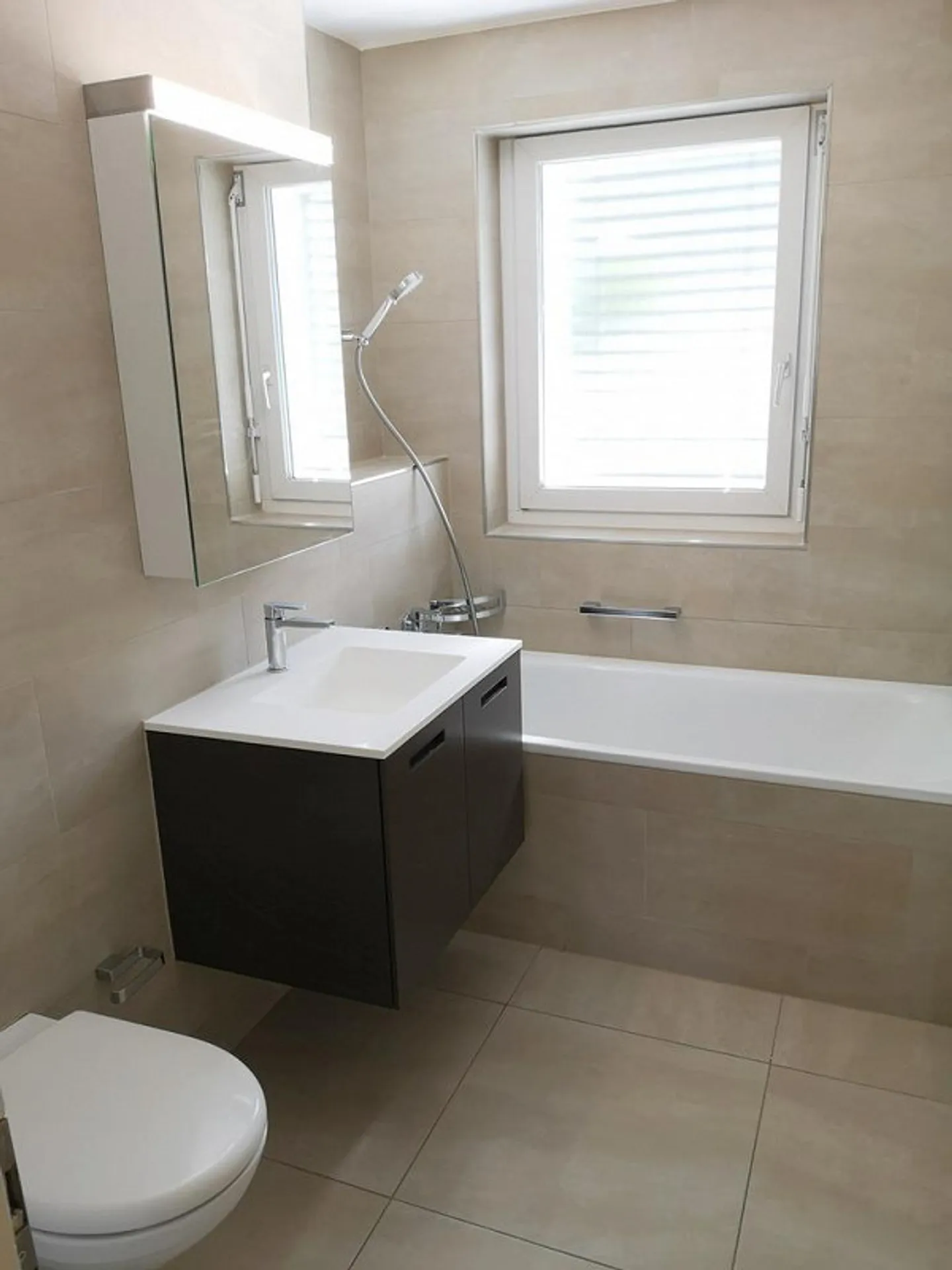 Moderne 2.5-Zimmerwohnung an Toplage - Ihr neues Zuhause! - Foto 6 von 6