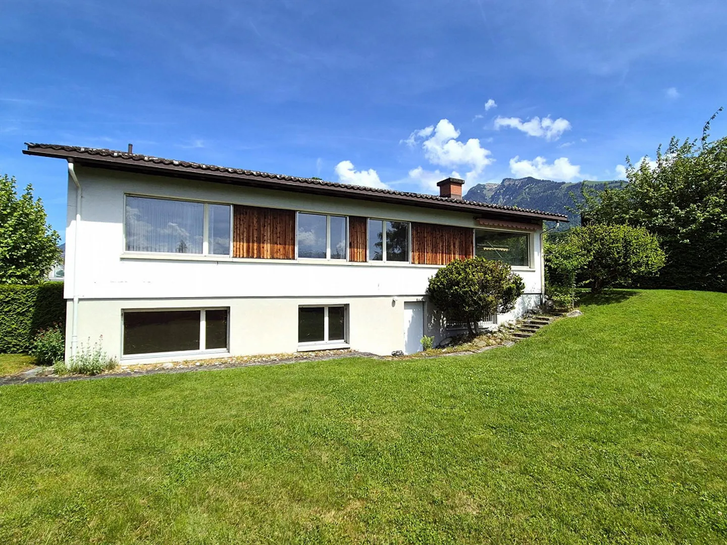 Einfamilienhaus mit Gartenblick - Foto 1 von 7