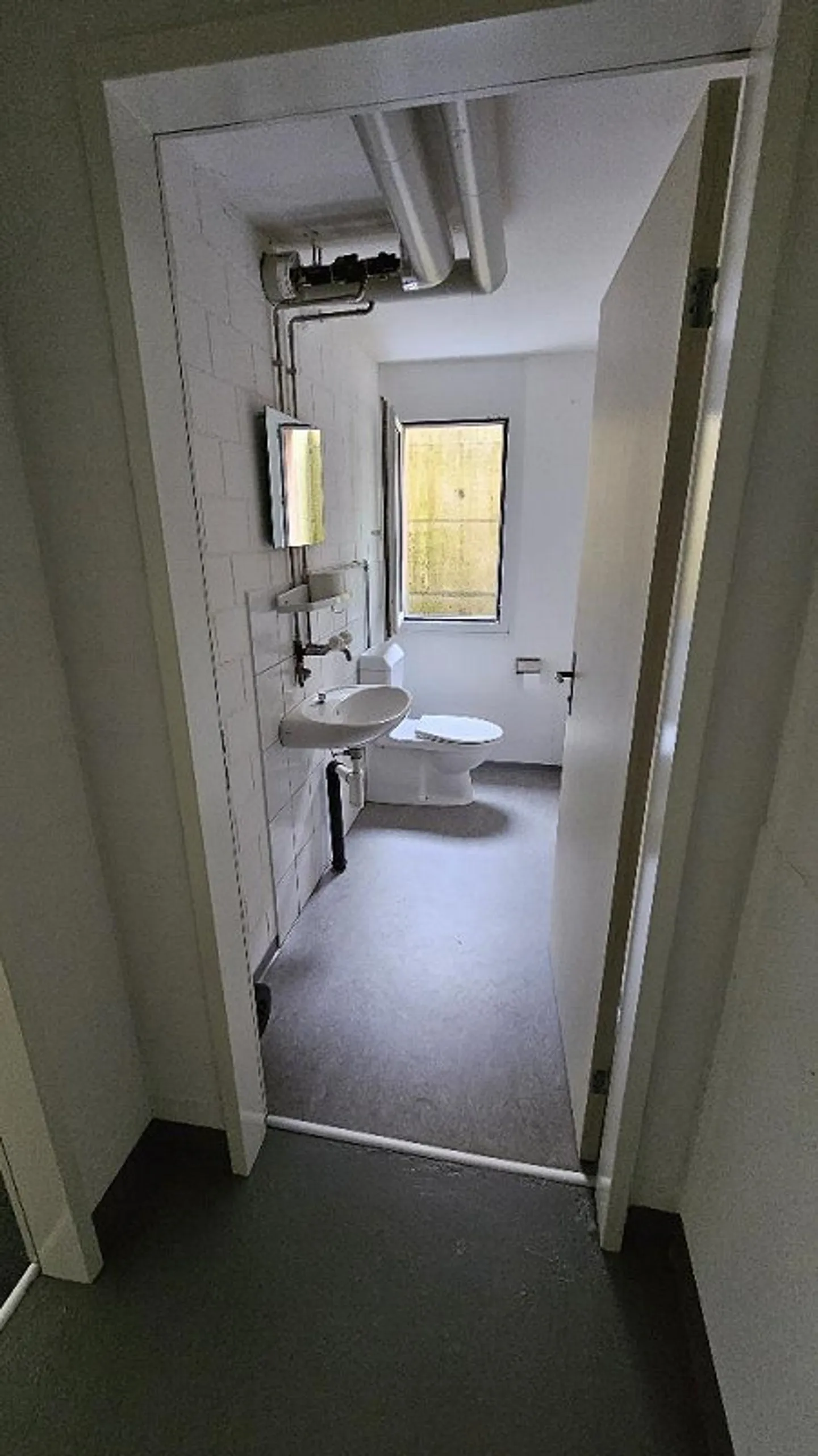 Grosser Bastelraum mit eigenem WC zu vermieten - Foto 5 von 5