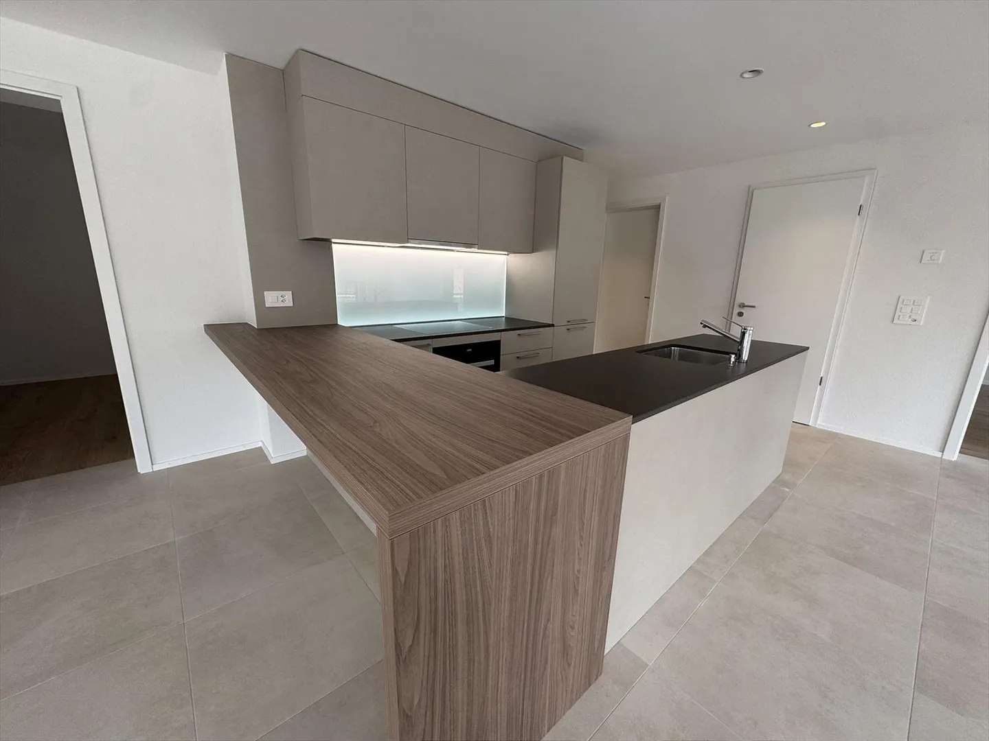 05659 - Appart. 4œ PCES - IMP. CHAMP-RIOND 20 - MATRAN - Foto 1 von 11