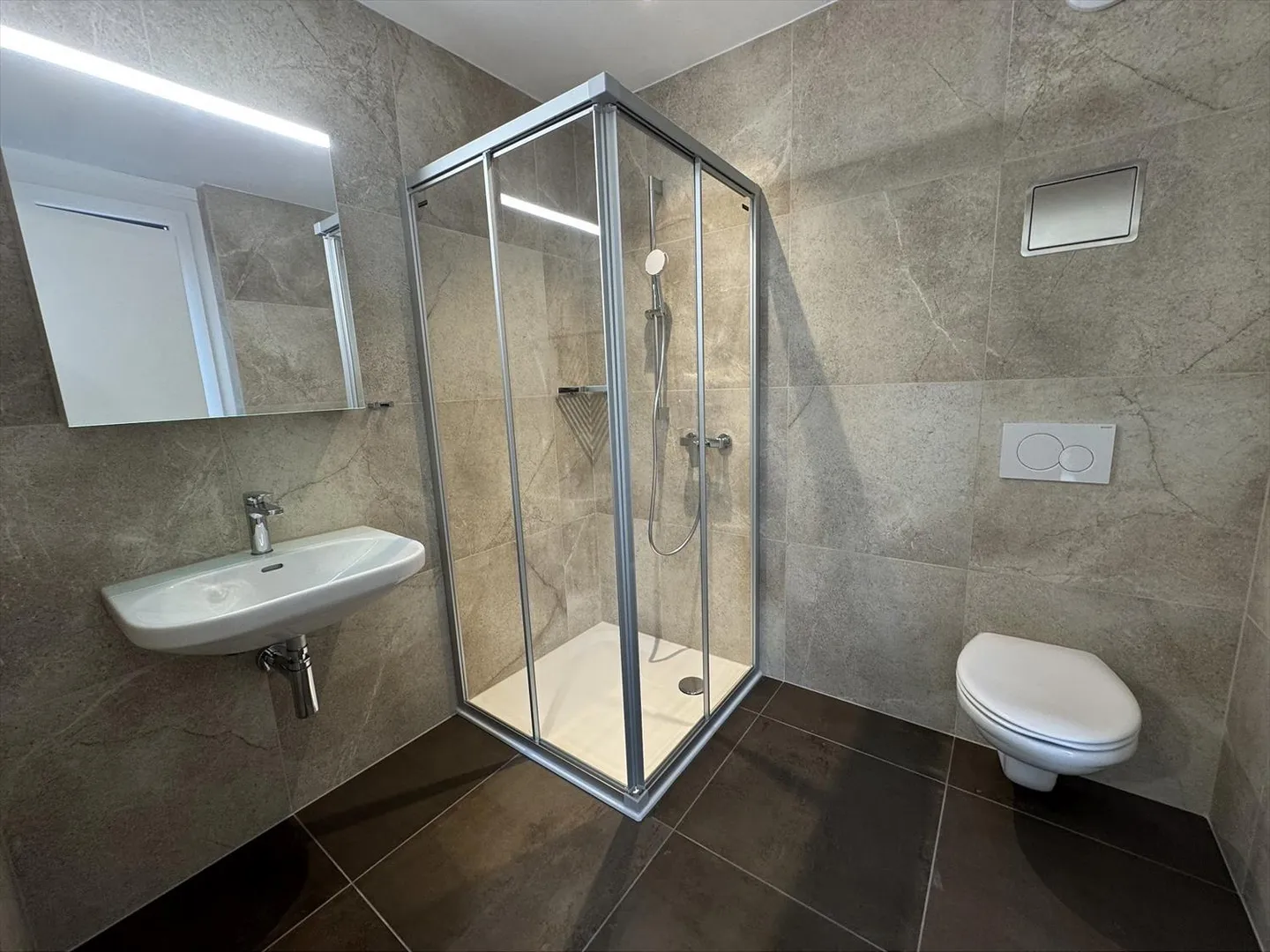 05659 - Appart. 4œ PCES - IMP. CHAMP-RIOND 20 - MATRAN - Foto 9 von 11