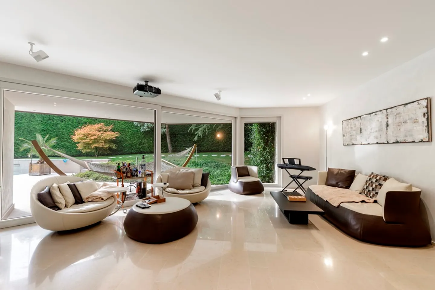 Moderne Villa in Conches - Foto 3 von 13
