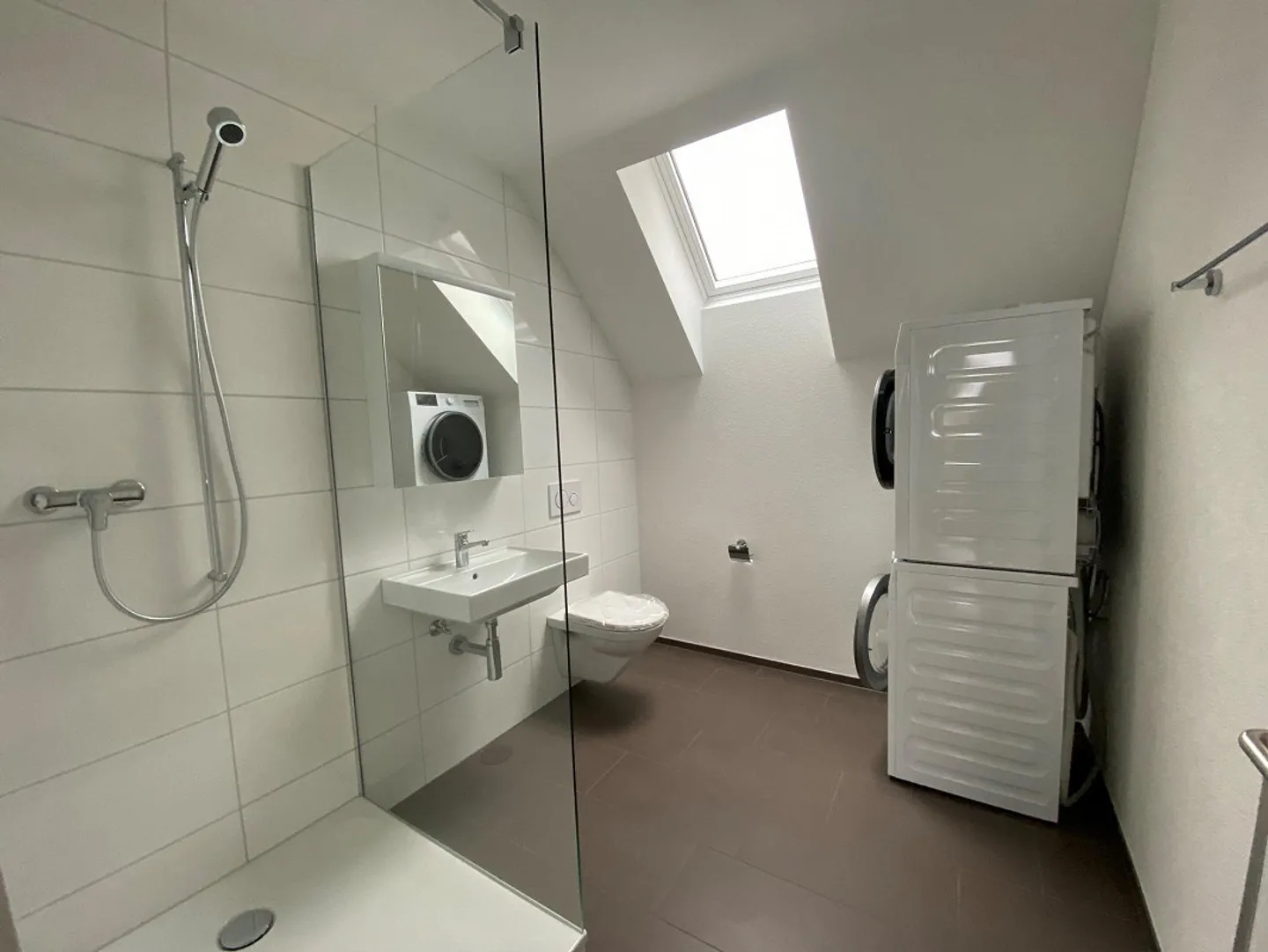 Renovierte Dachwohnung in Neftenbach - Foto 2 von 11