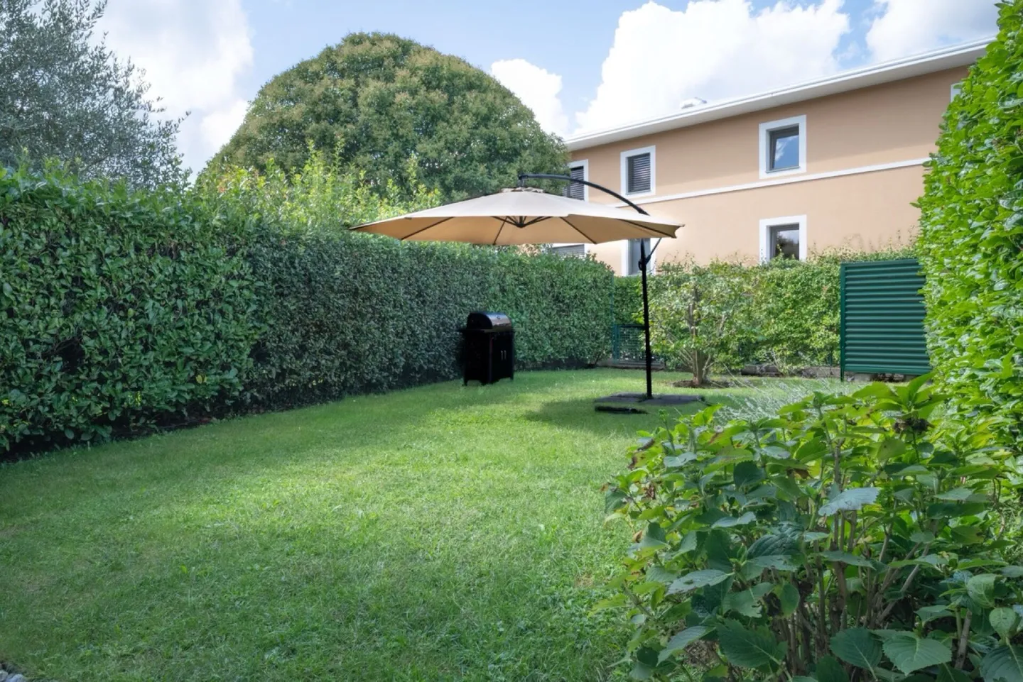 Elegante appartamento maisonette con doppio giardino a Montagnola - Foto 1 di 18