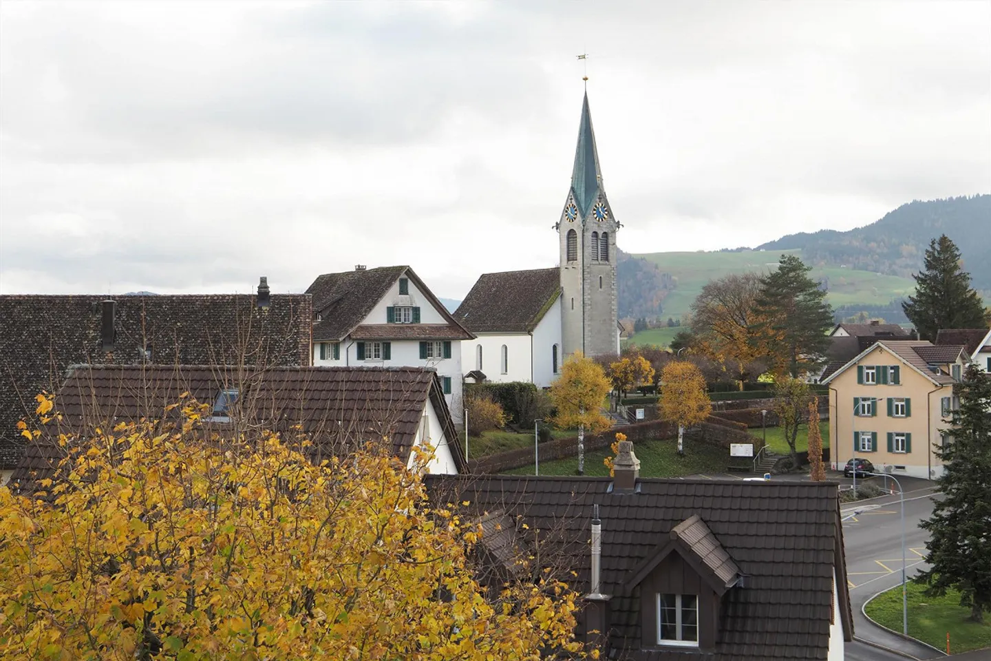 Appartement 4.5 pièces à Schönenberg ZH - Photo 1 sur 8