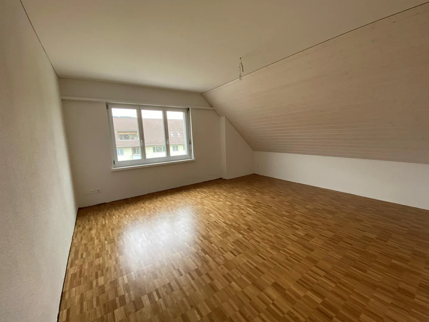 Renovierte Dachwohnung in Neftenbach - Foto 11 von 11
