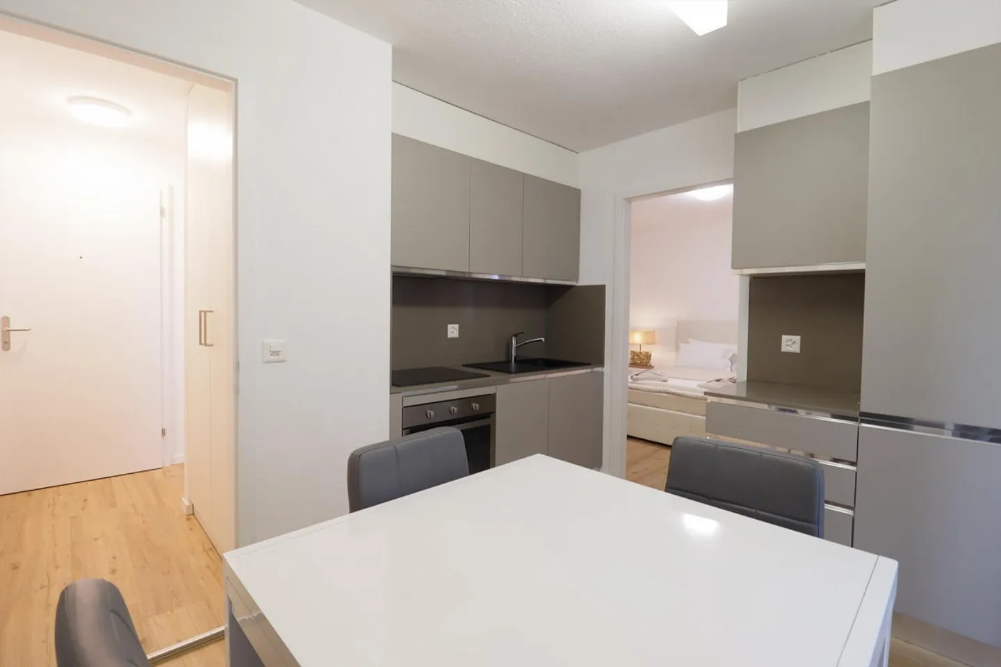Furnished apartment in the city of Zug - Photo 2 of 5