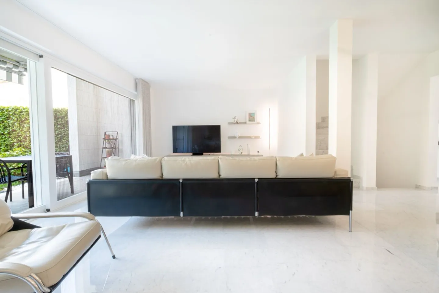 Elegante appartamento maisonette con doppio giardino a Montagnola - Foto 11 di 18