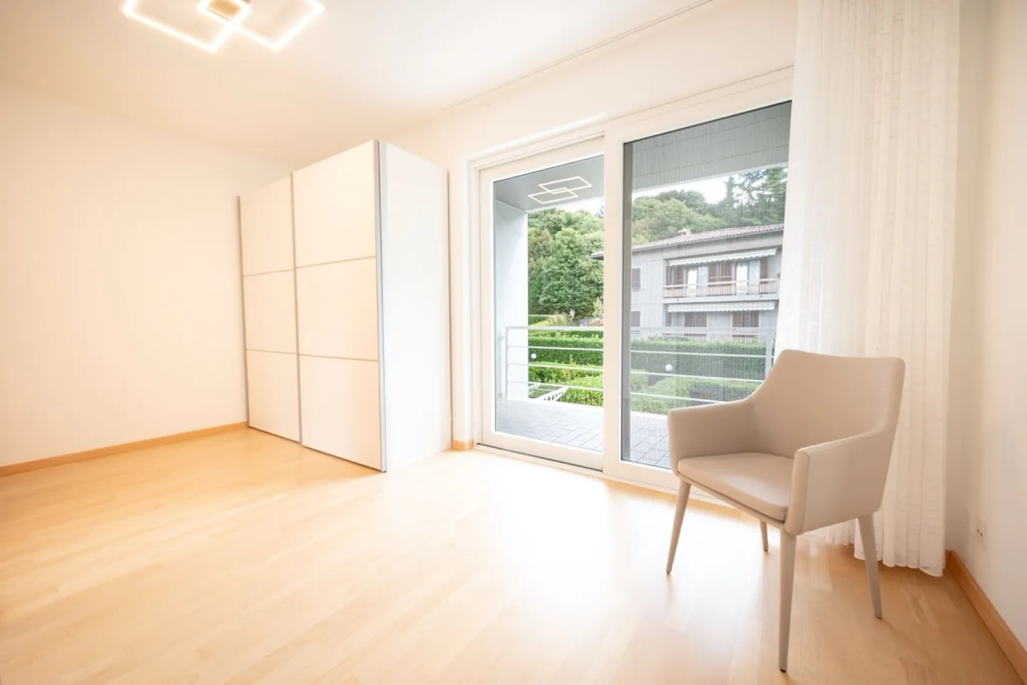 Elegante appartamento maisonette con doppio giardino a Montagnola - Foto 14 di 18