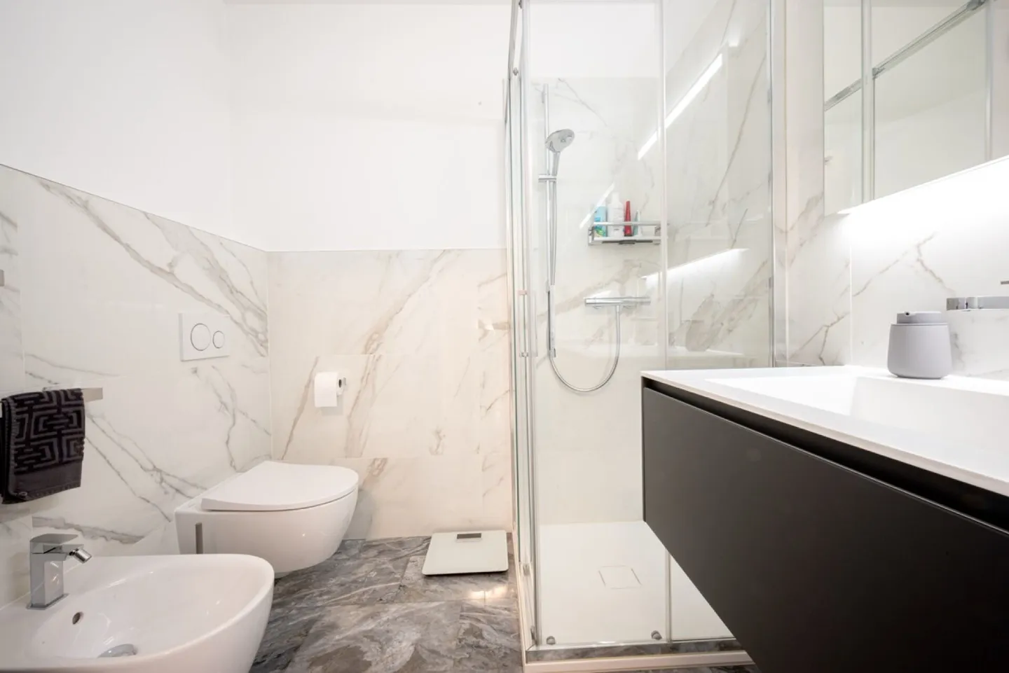 Elegante appartamento maisonette con doppio giardino a Montagnola - Foto 16 di 18