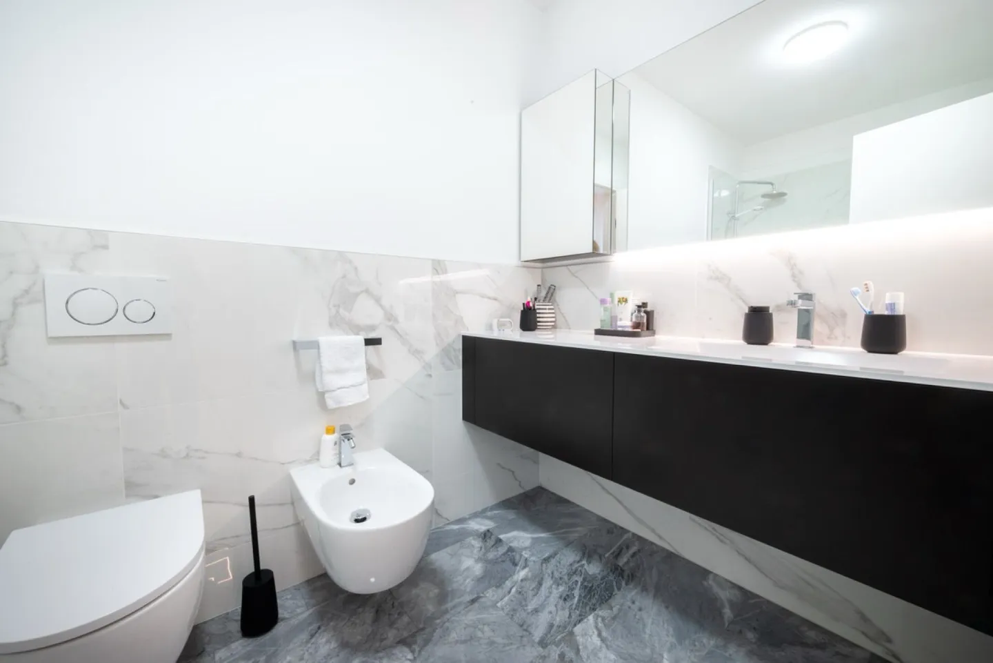 Elegante appartamento maisonette con doppio giardino a Montagnola - Foto 17 di 18