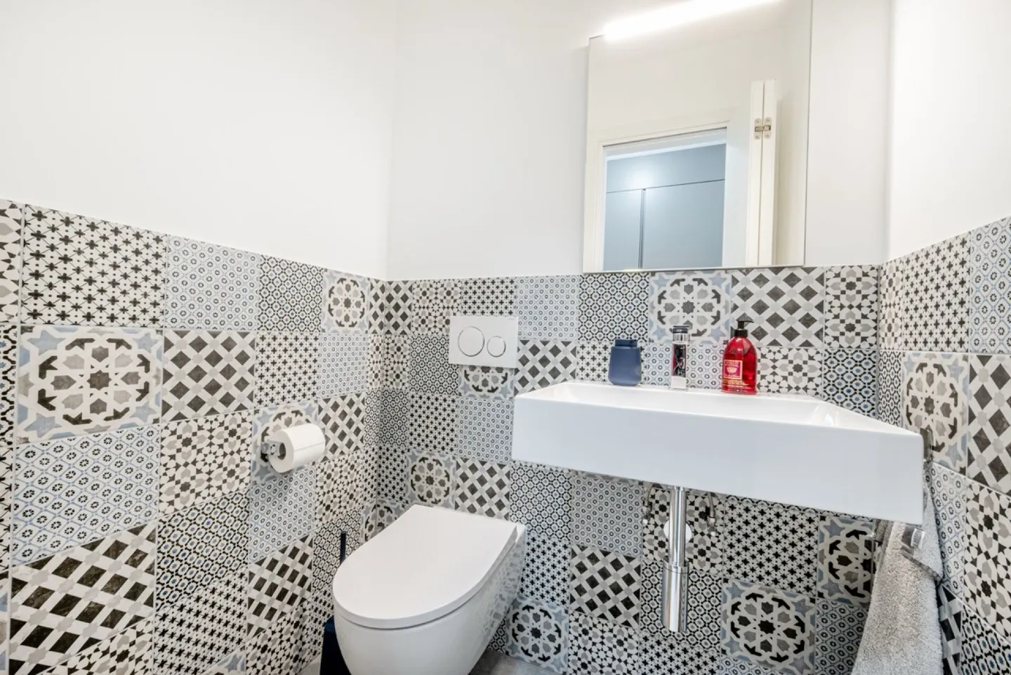 Elegante appartamento maisonette con doppio giardino a Montagnola - Foto 18 di 18