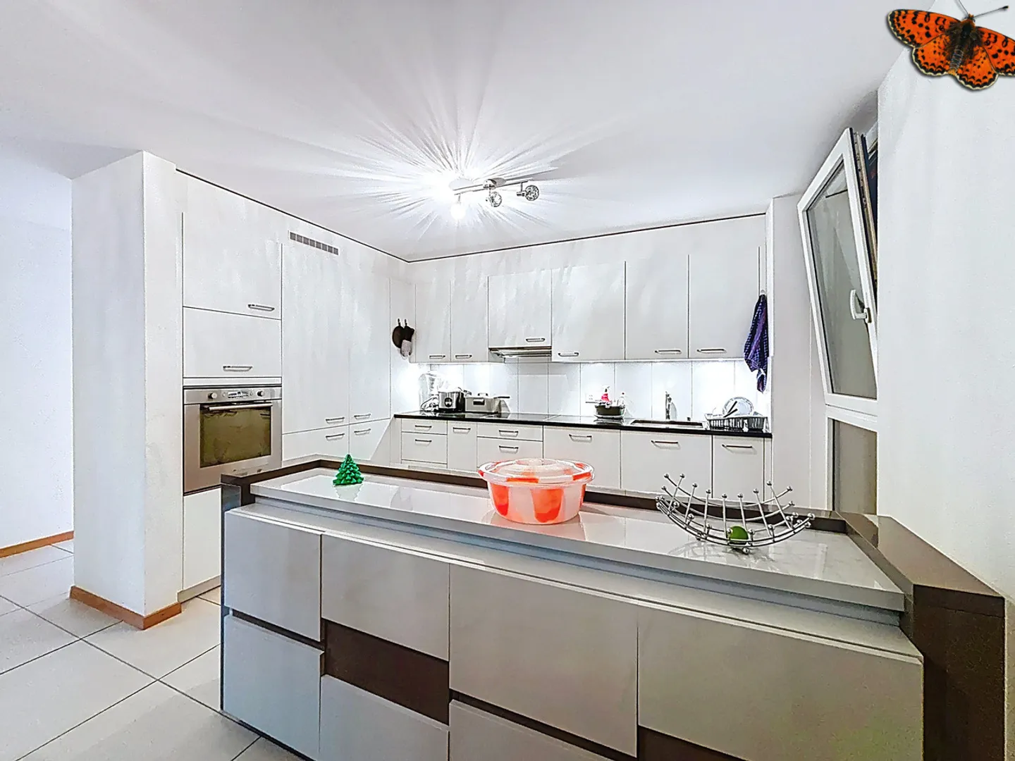 Appartement spacieux de 3,5 pièces / emplacement idéal - Photo 3 sur 12