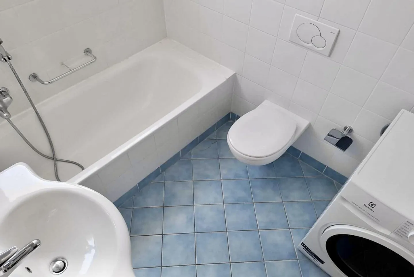 Appartement spacieux et moderne de 2,5 pièces avec terrasse à Magliaso - Photo 8 sur 10