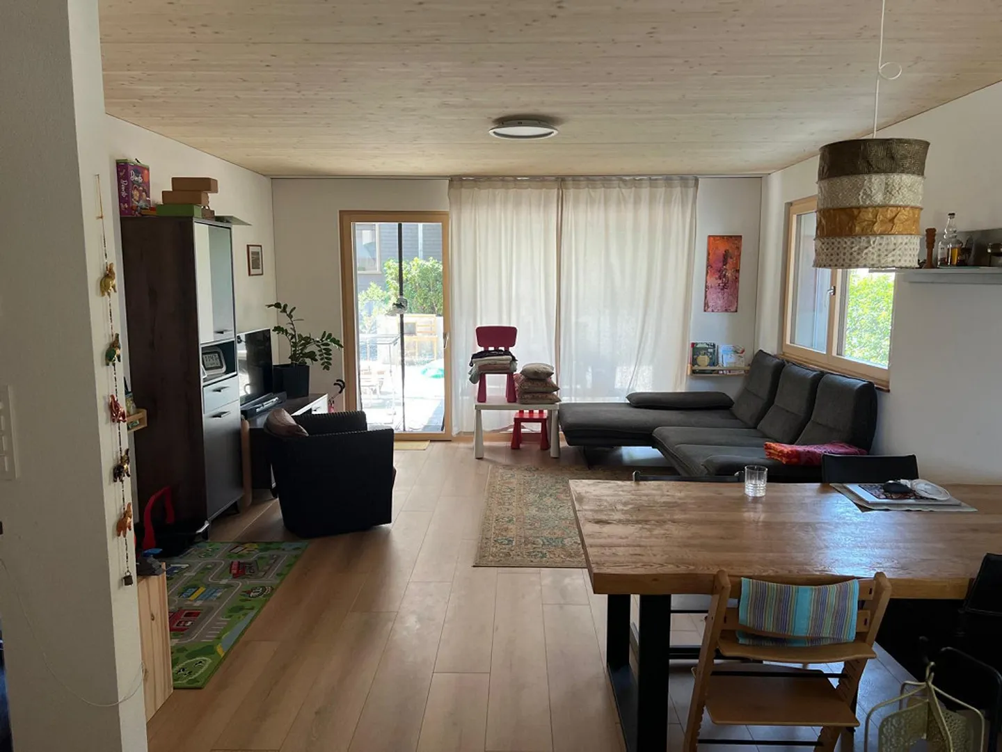 Moderne Wohnung mit grosser Terrasse - Foto 2 von 14