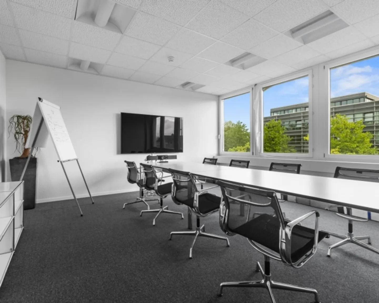 From 340 m² - versatile office and commercial spaces - Photo 5 of 10