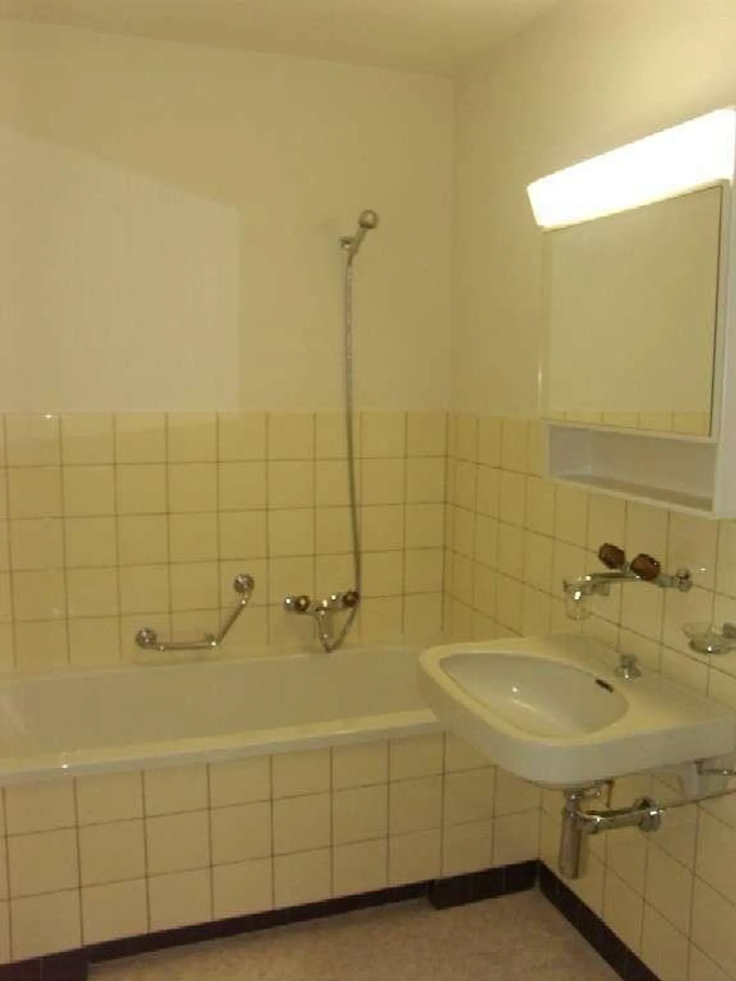 Apartment in a central residential area - Photo 3 of 6