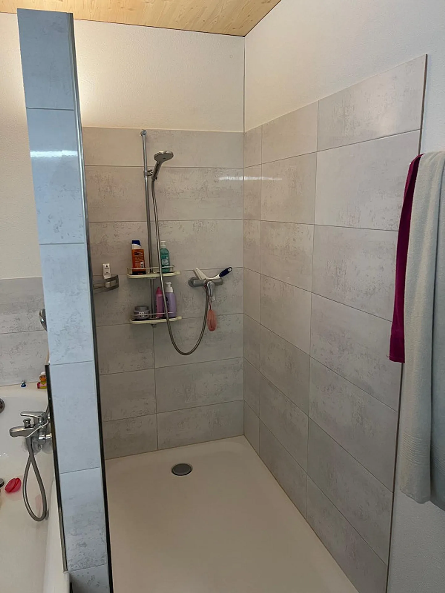 Moderne Wohnung mit grosser Terrasse - Foto 7 von 14