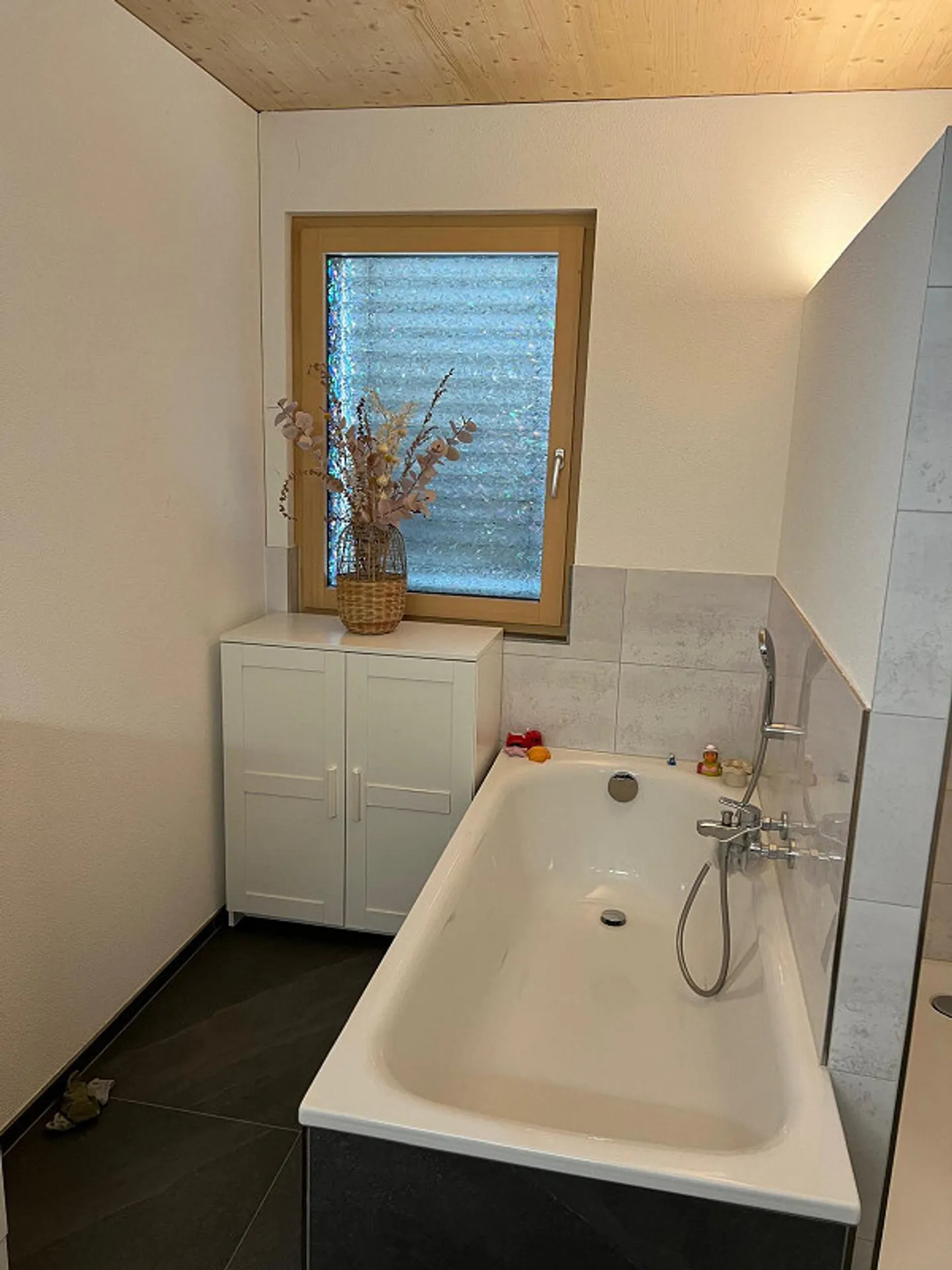 Moderne Wohnung mit grosser Terrasse - Foto 6 von 14