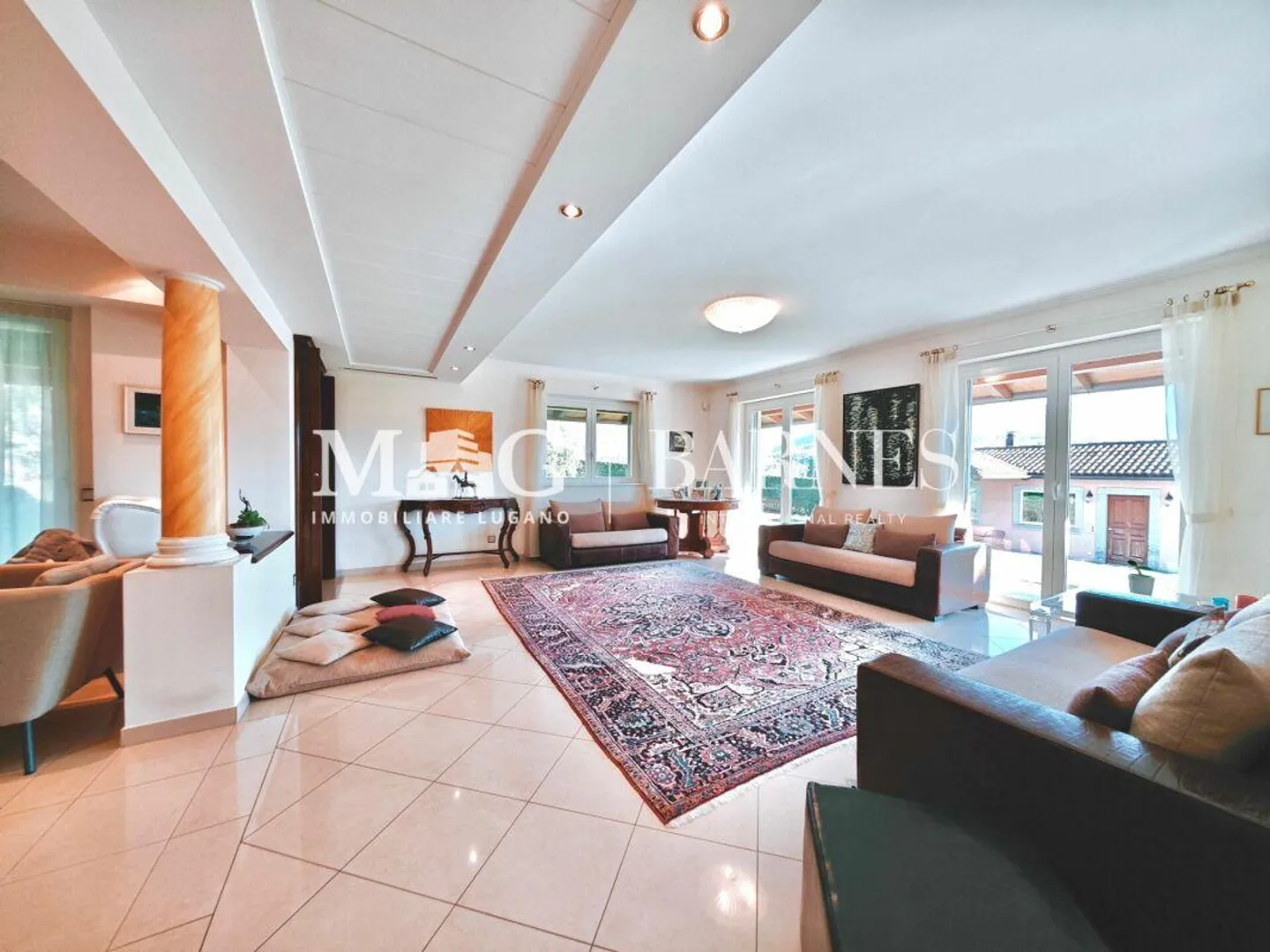 Lugano, Manno : Villa prestigieuse élégante avec piscine et maison d'hôtes - Photo 8 sur 30